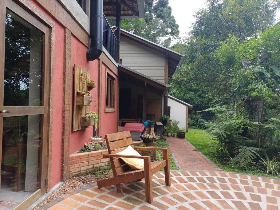 WolfsHaus sua família feliz junto à natureza