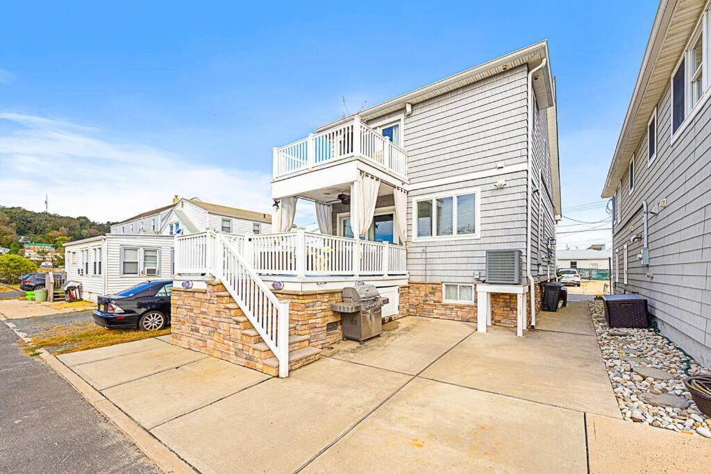 Luxurious Sea Bright Home half block from beach! view 4