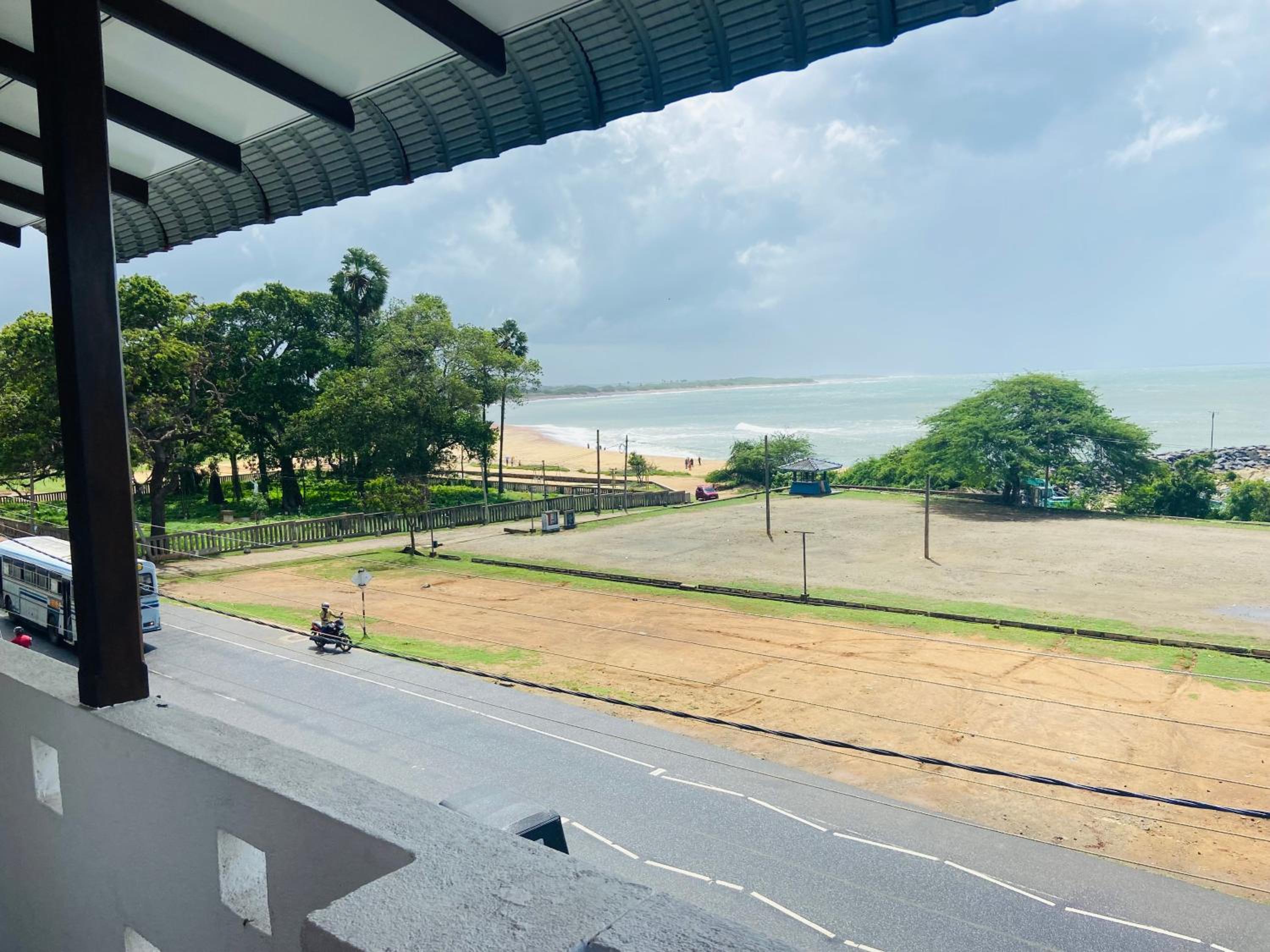 Hotel Beachfront Bliss - Image 1