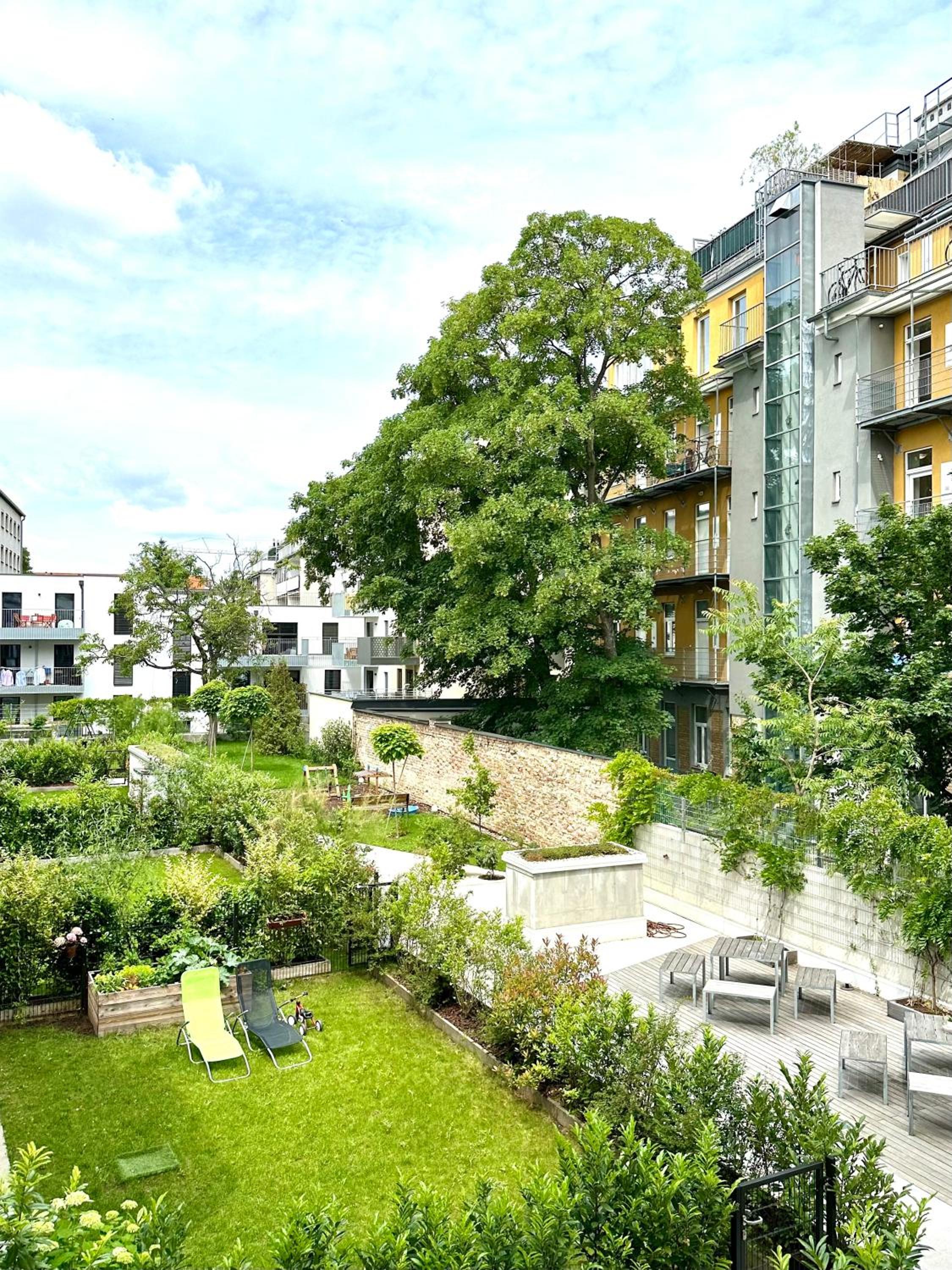 Vienna Sunny Side Up Apartments