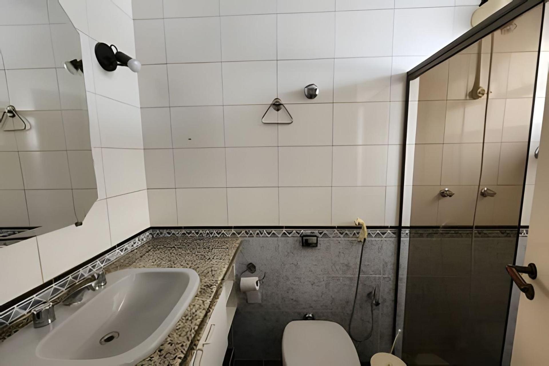 Casa no Santa Efigênia 5 quartos sendo 3 Suítes