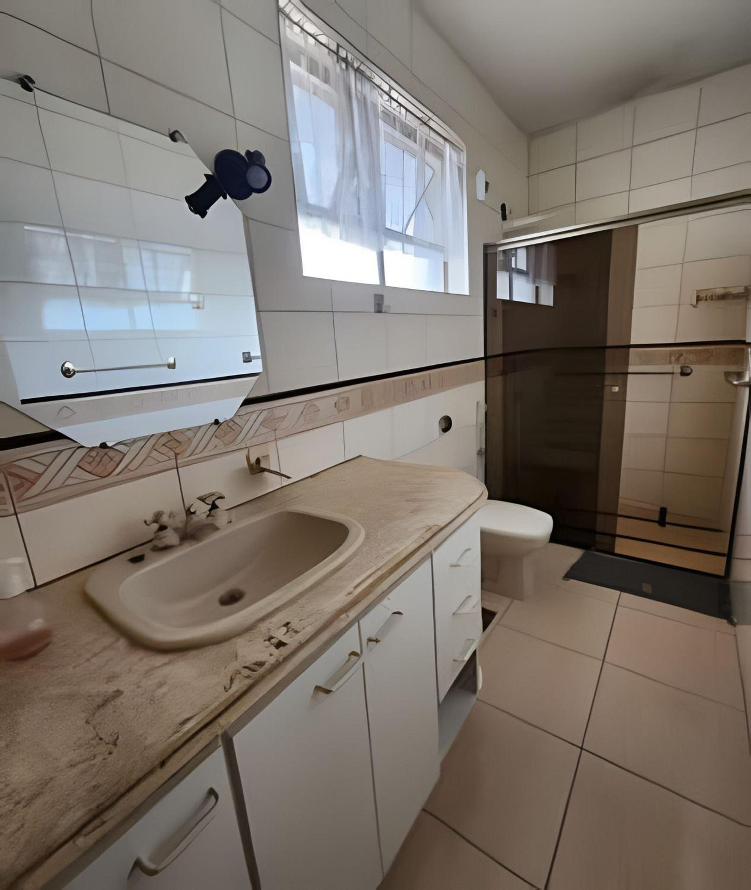 Casa no Santa Efigênia 5 quartos sendo 3 Suítes