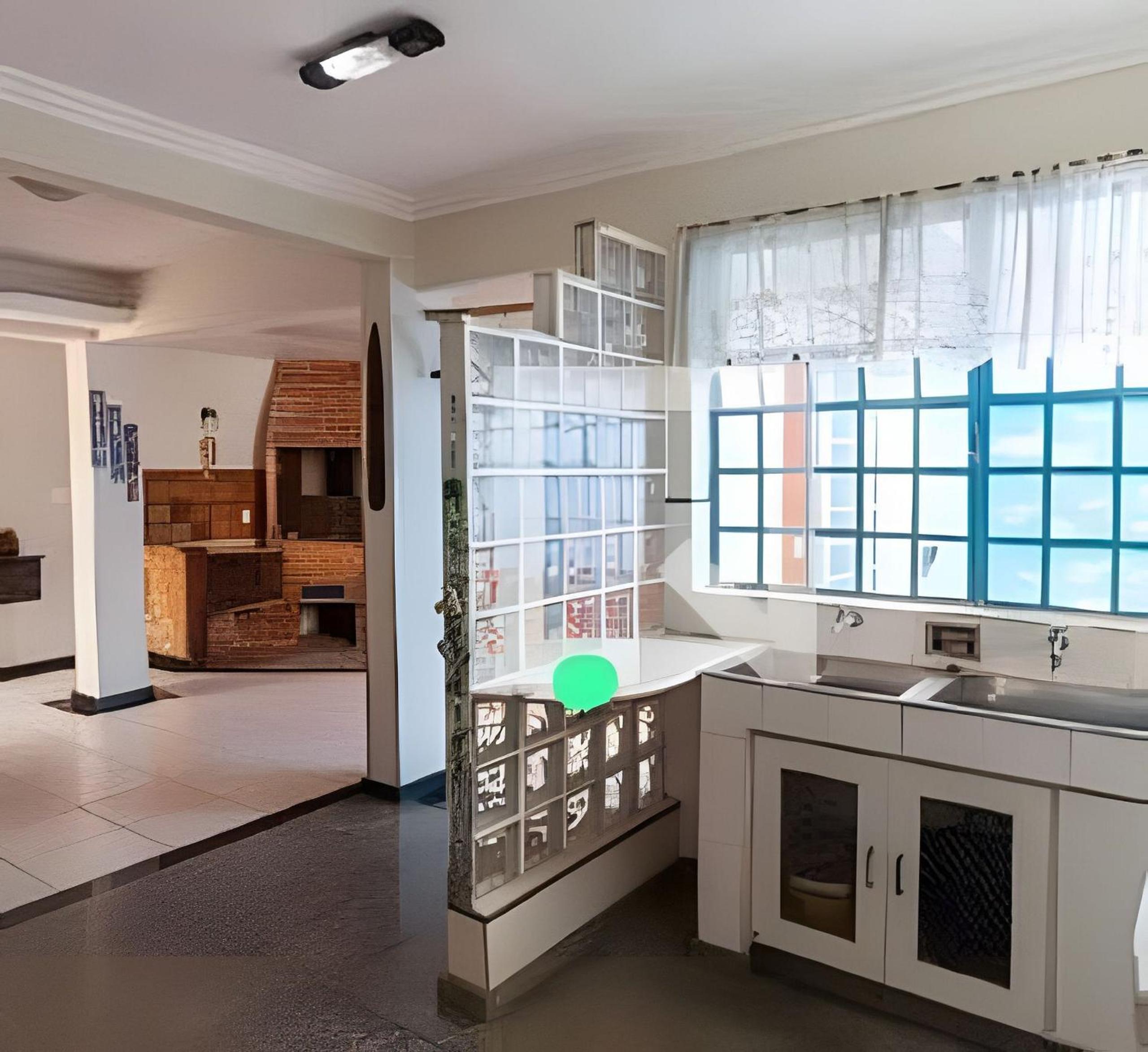 Casa no Santa Efigênia 5 quartos sendo 3 Suítes