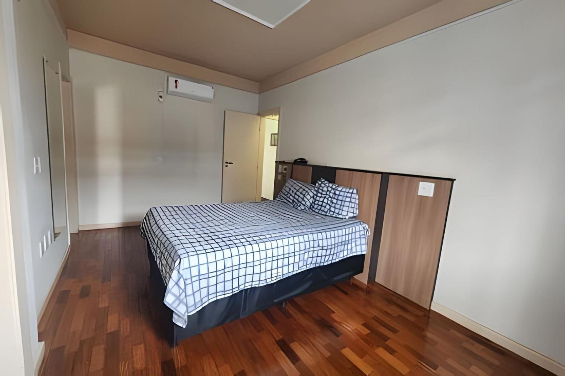 Casa no Santa Efigênia 5 quartos sendo 3 Suítes