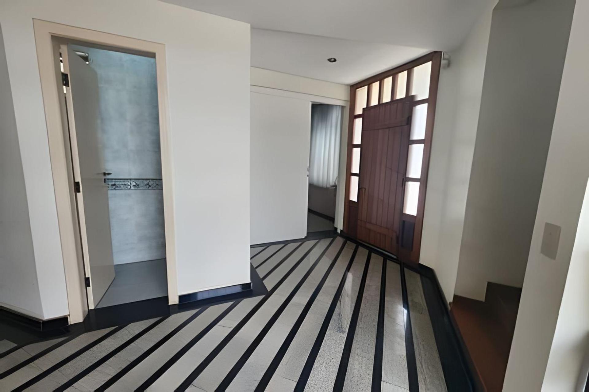Casa no Santa Efigênia 5 quartos sendo 3 Suítes