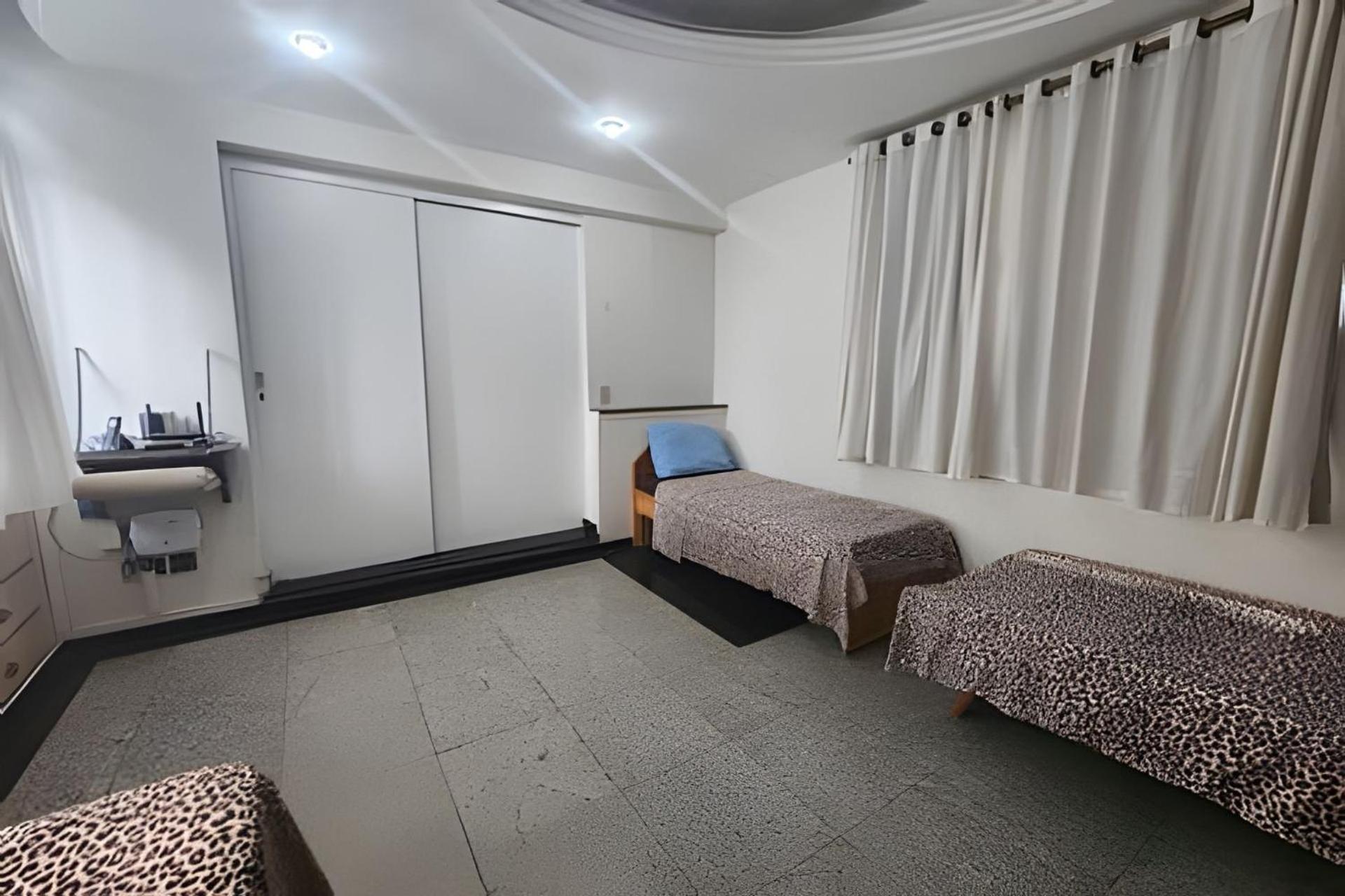 Casa no Santa Efigênia 5 quartos sendo 3 Suítes