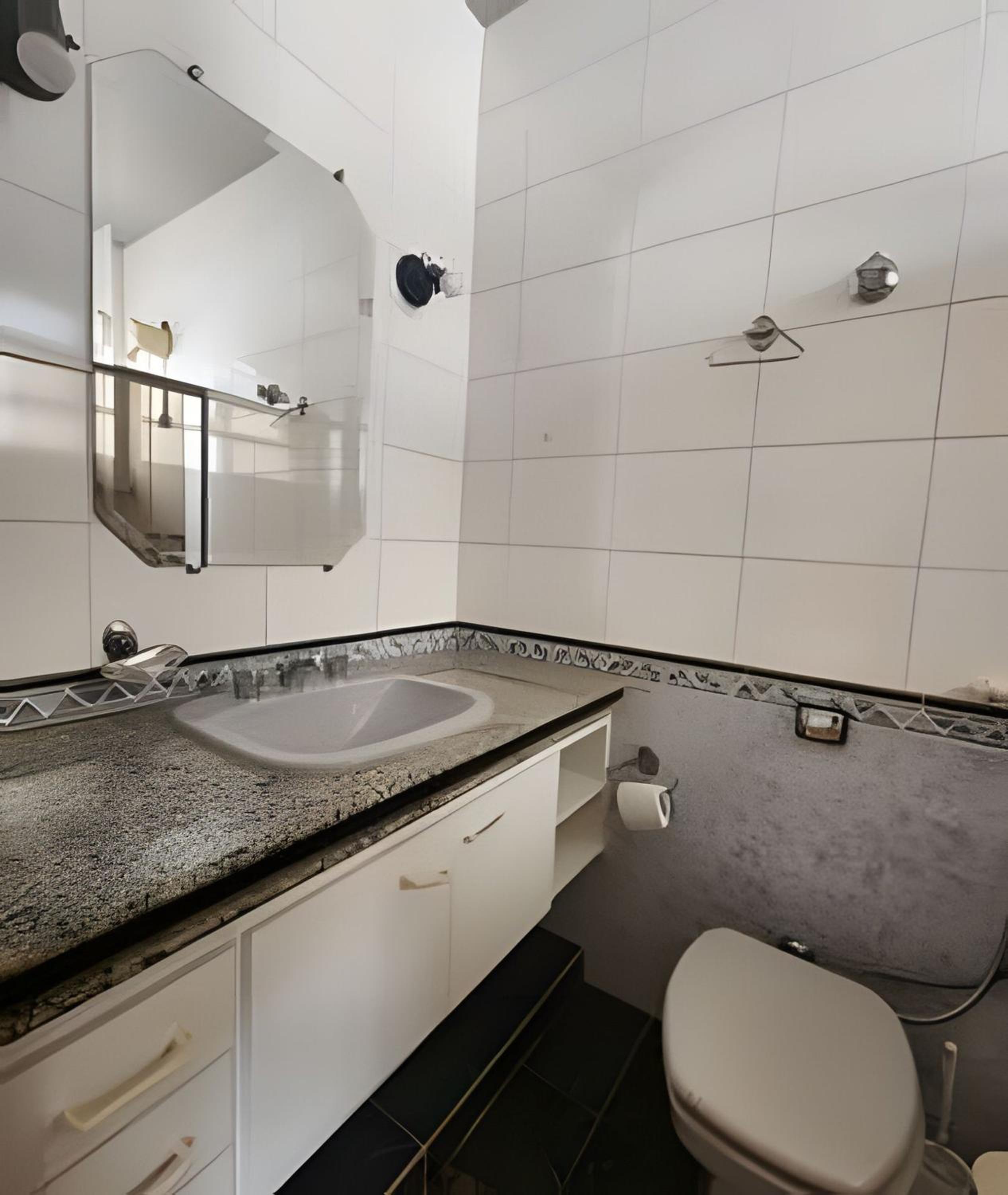 Casa no Santa Efigênia 5 quartos sendo 3 Suítes