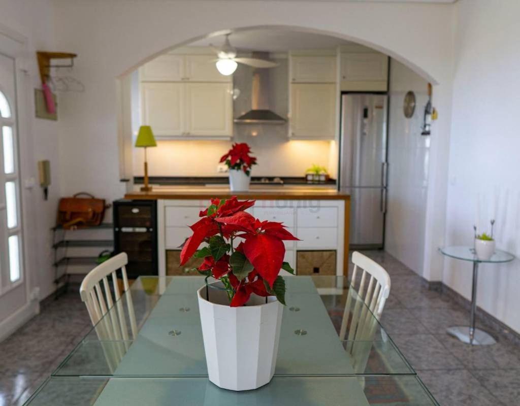 Villa Rapunzel - 30 mins from Alicante and close to EVERYTHING view 5