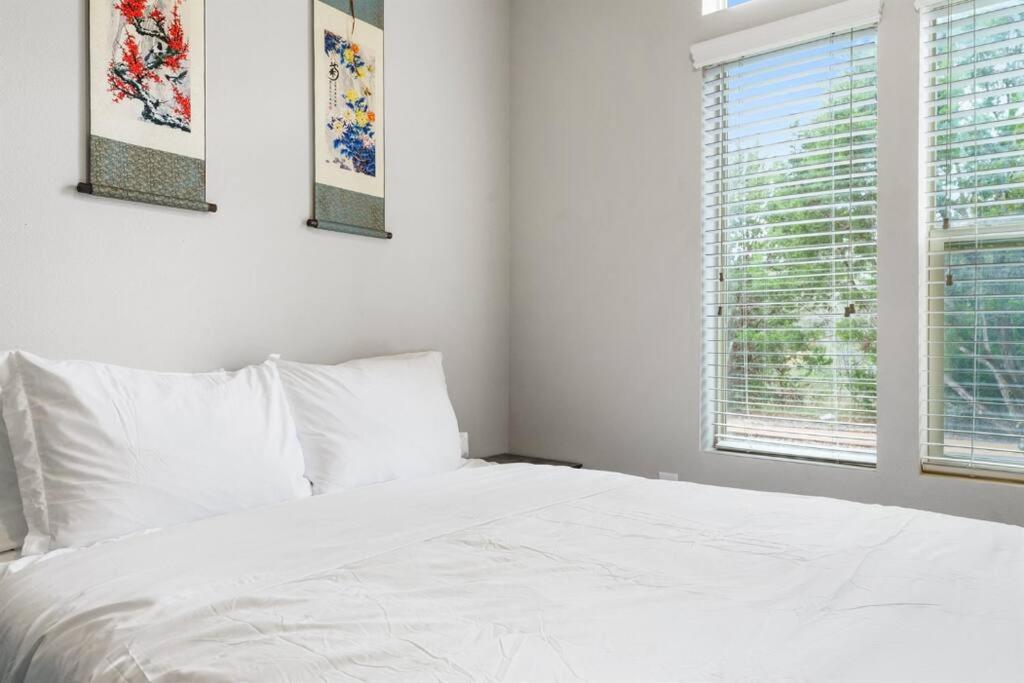 LUX 2BR 1B Unit in Austin with Pool & Free Parking view 4