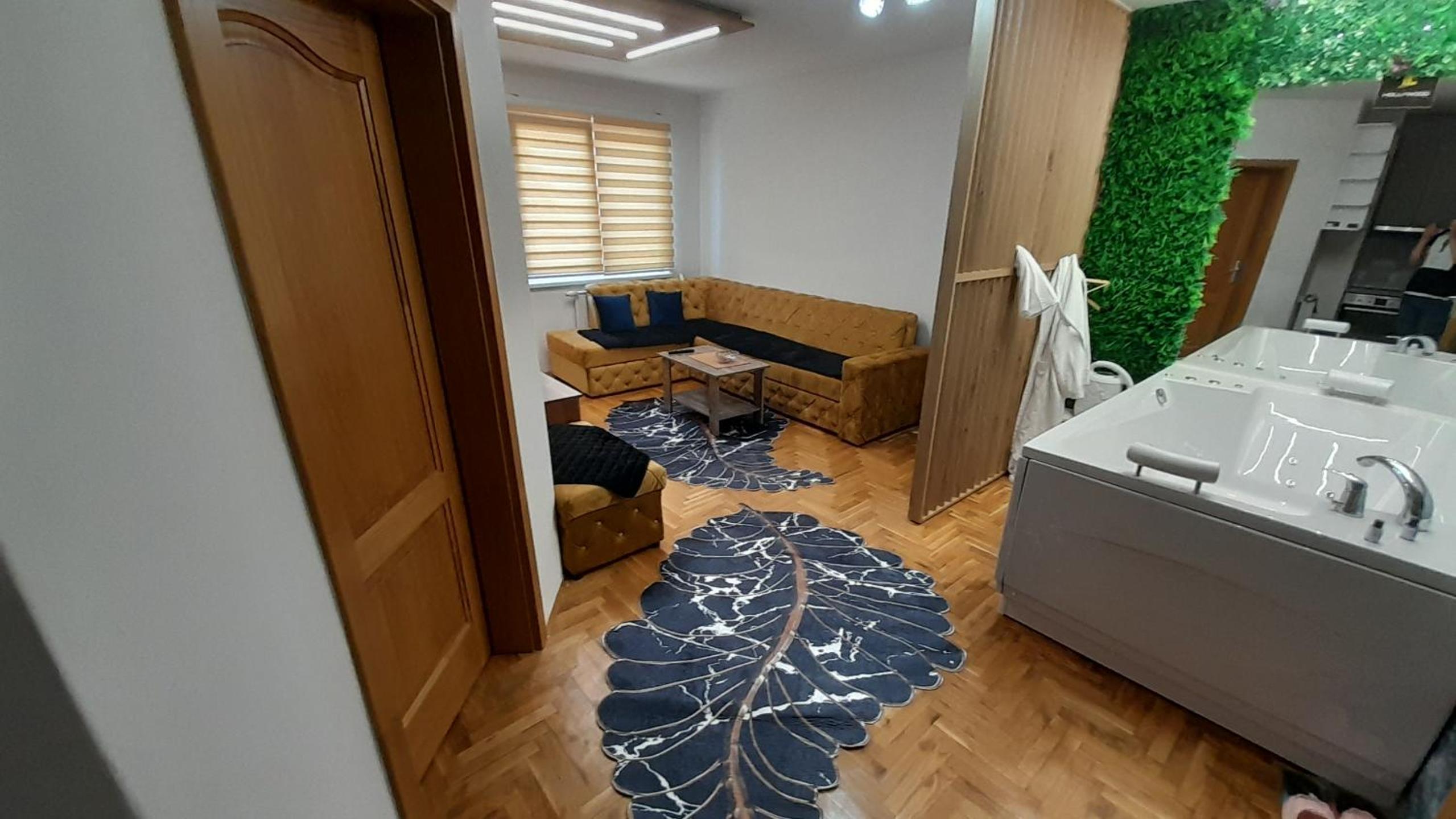 JACUZZI for RELAX - HOLLYWOOD Apartment, STUP, Sarajevo