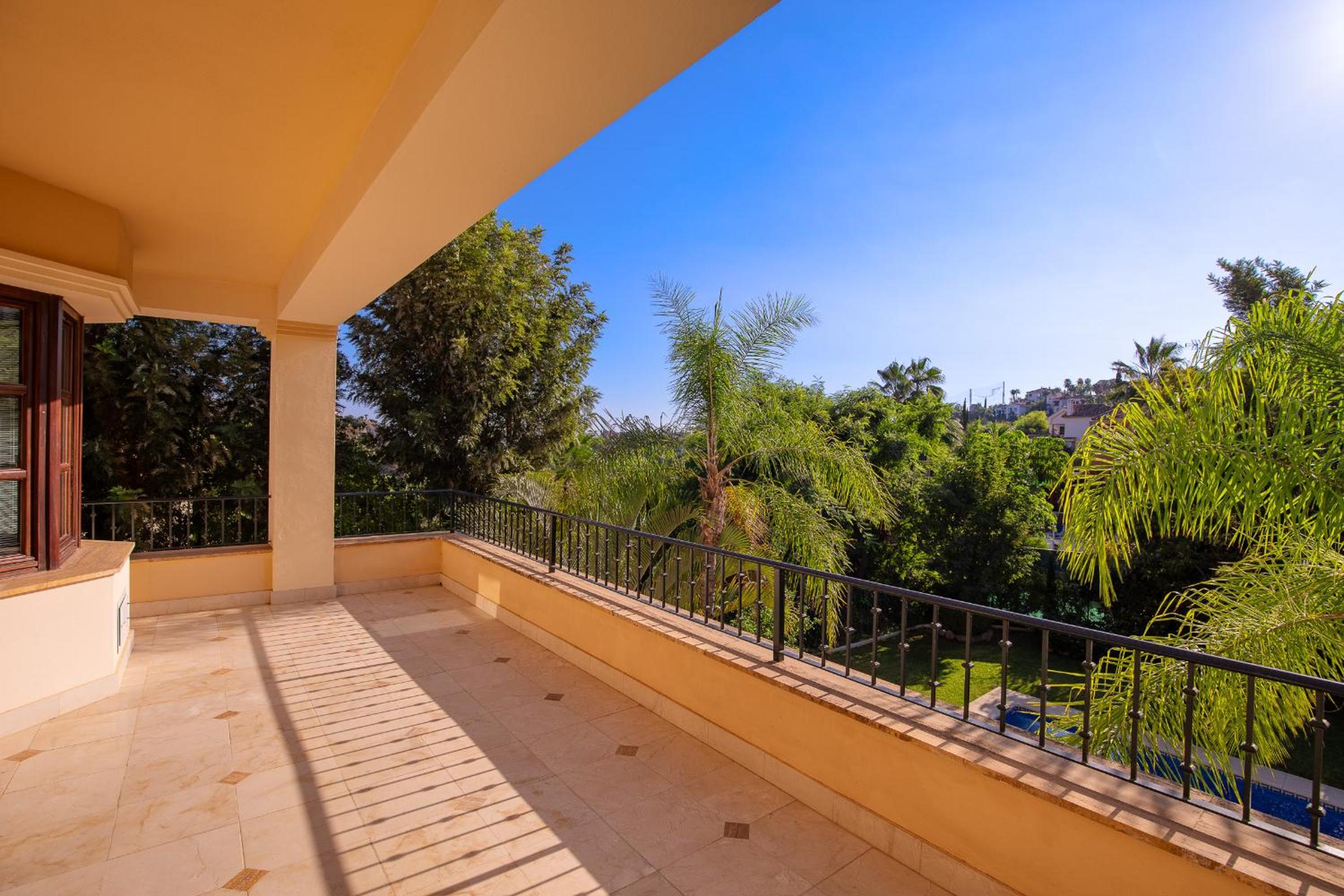 Magnifica Villa con Piscina en Los Arqueros Golf