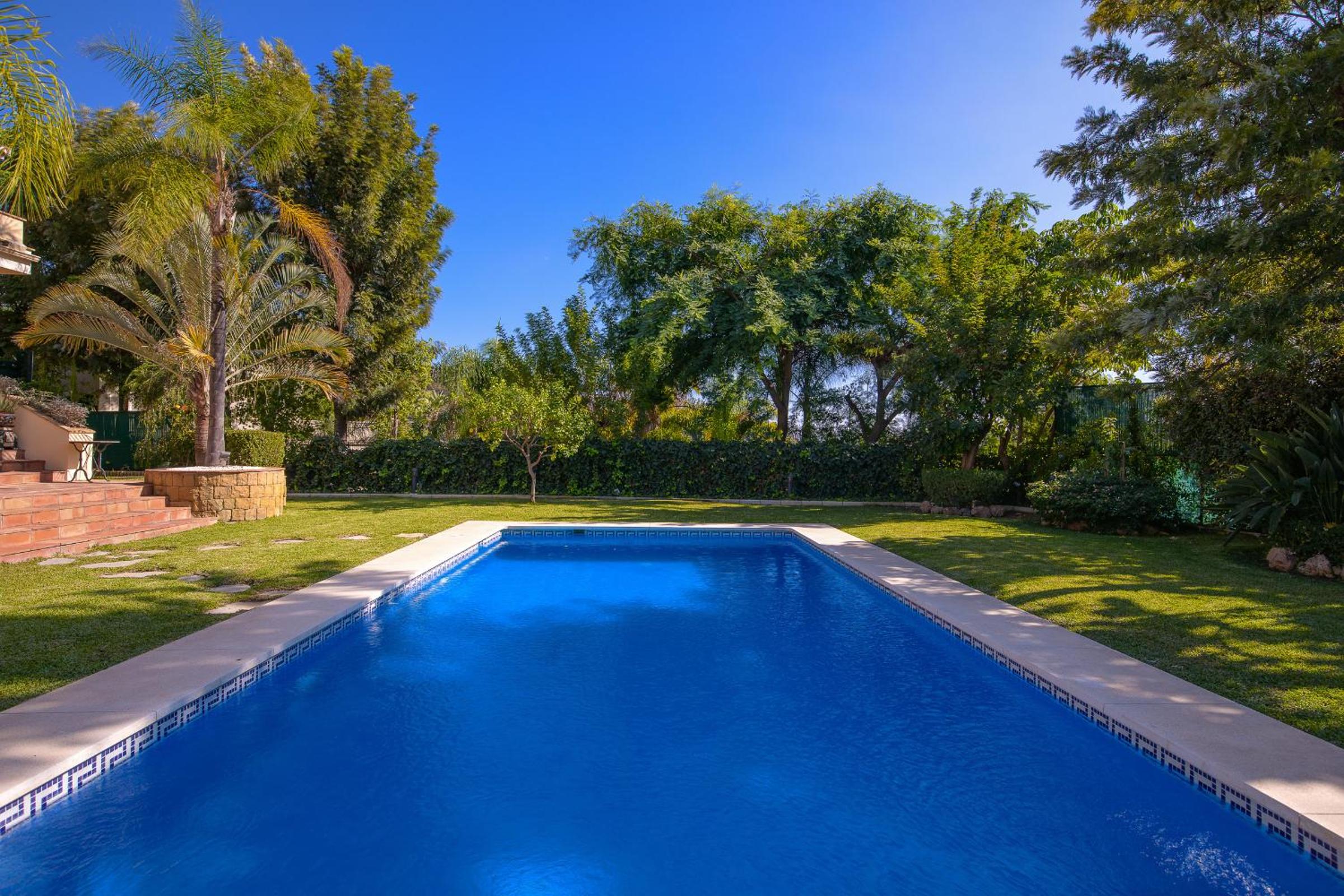 Magnifica Villa con Piscina en Los Arqueros Golf