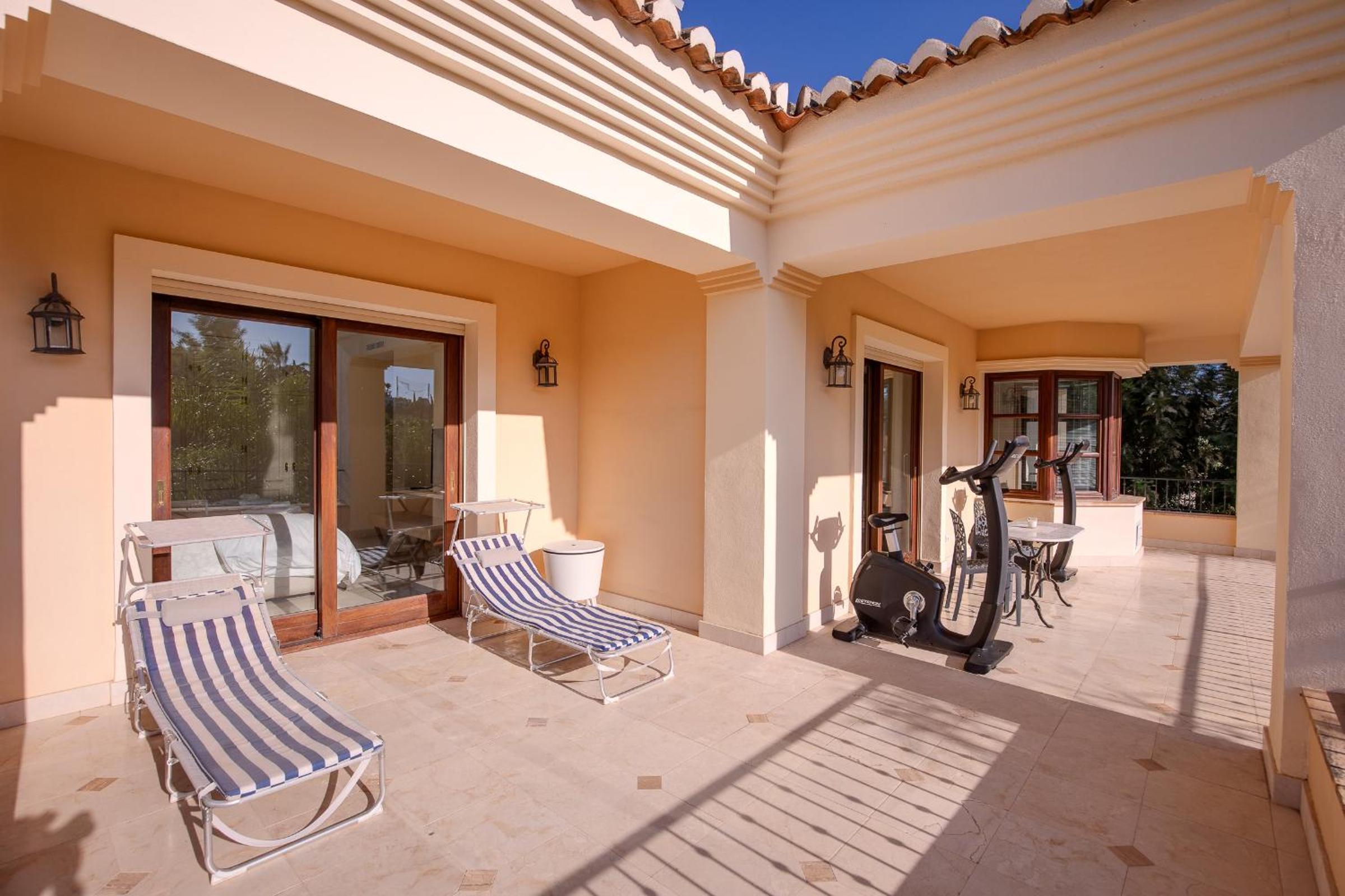 Magnifica Villa con Piscina en Los Arqueros Golf