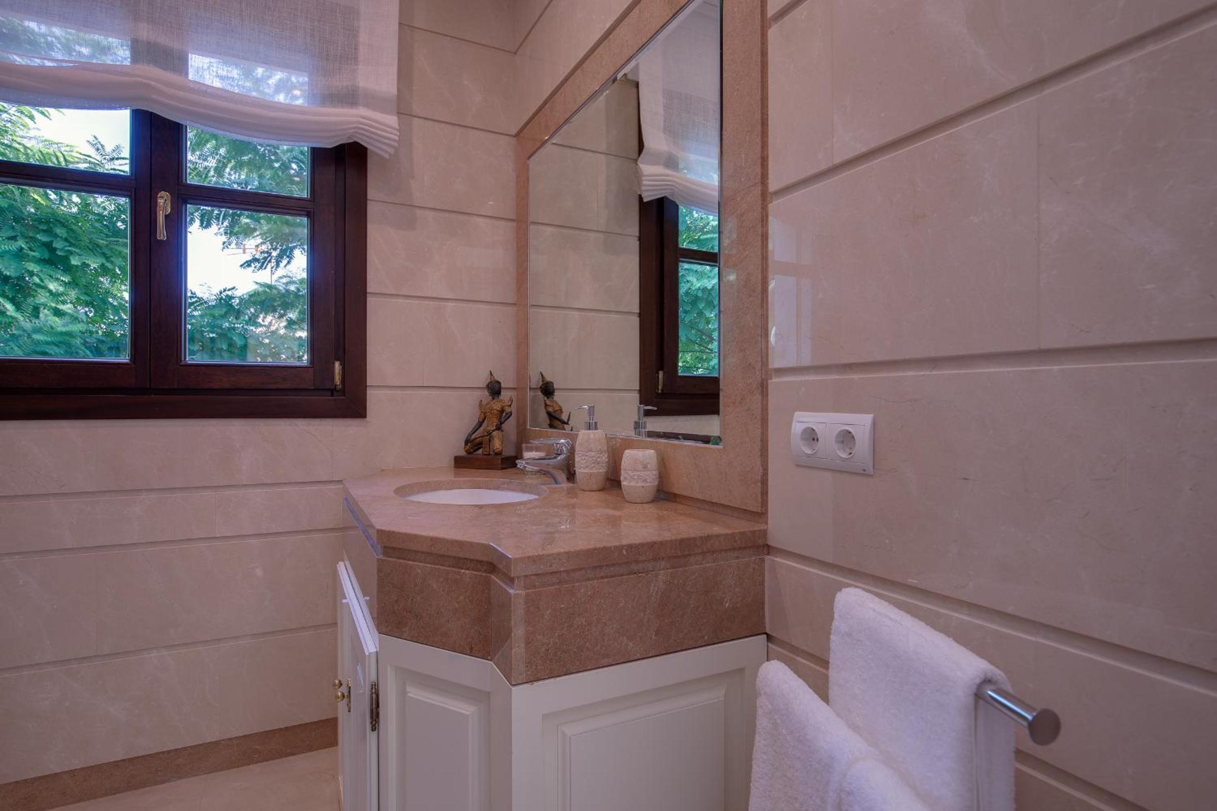 Magnifica Villa con Piscina en Los Arqueros Golf