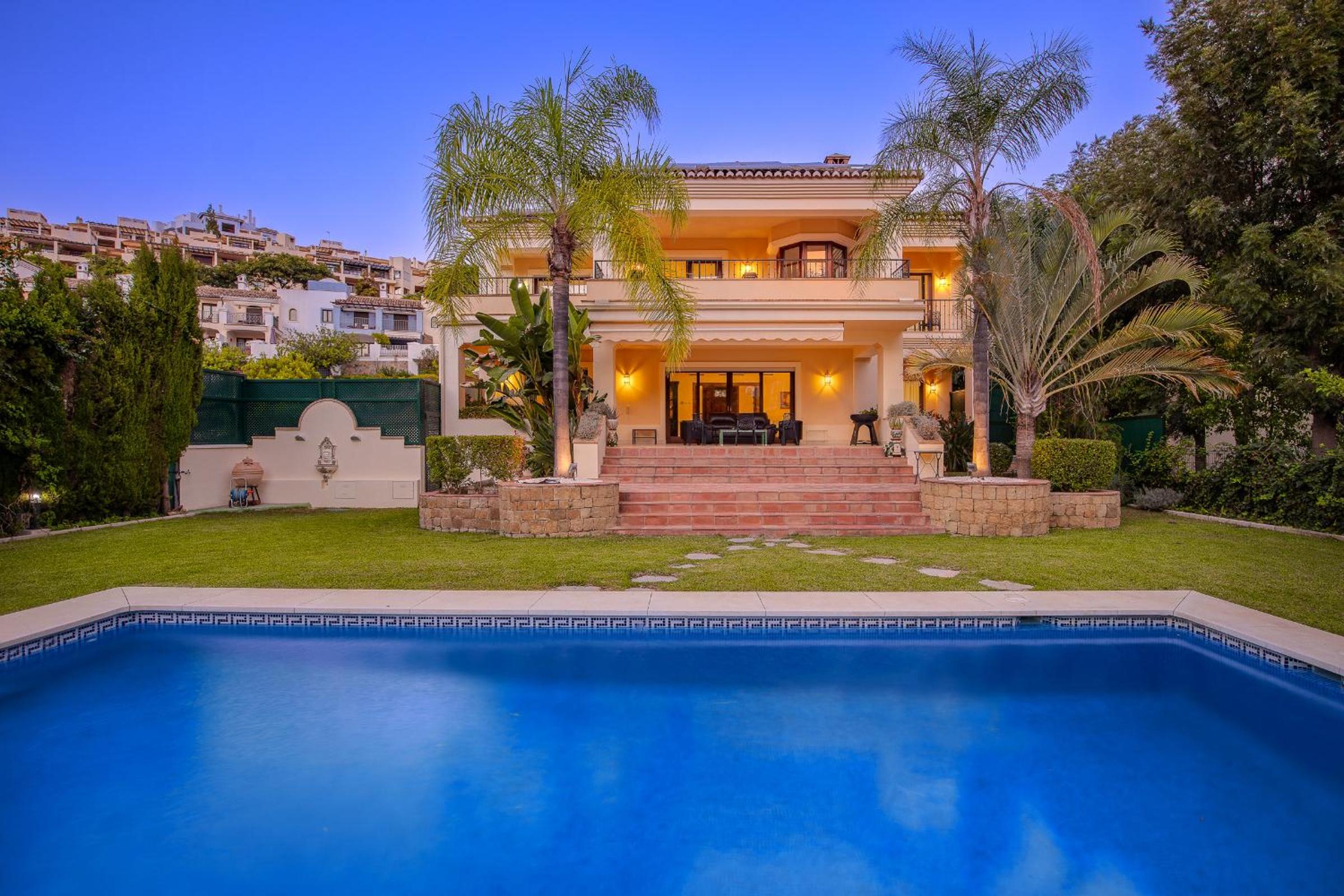 Magnifica Villa con Piscina en Los Arqueros Golf
