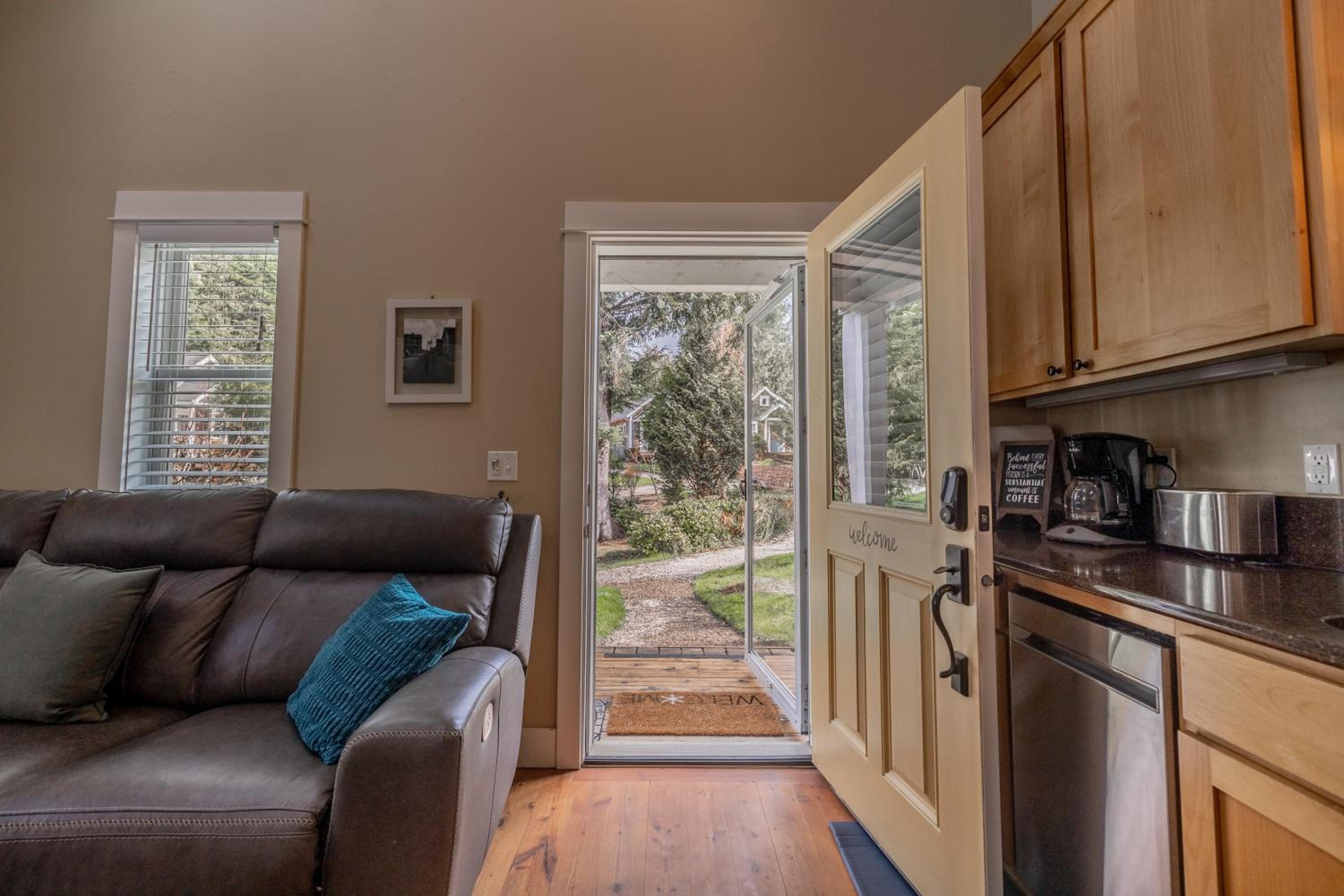 Book at the Beach by Seabrook Hospitality view 4