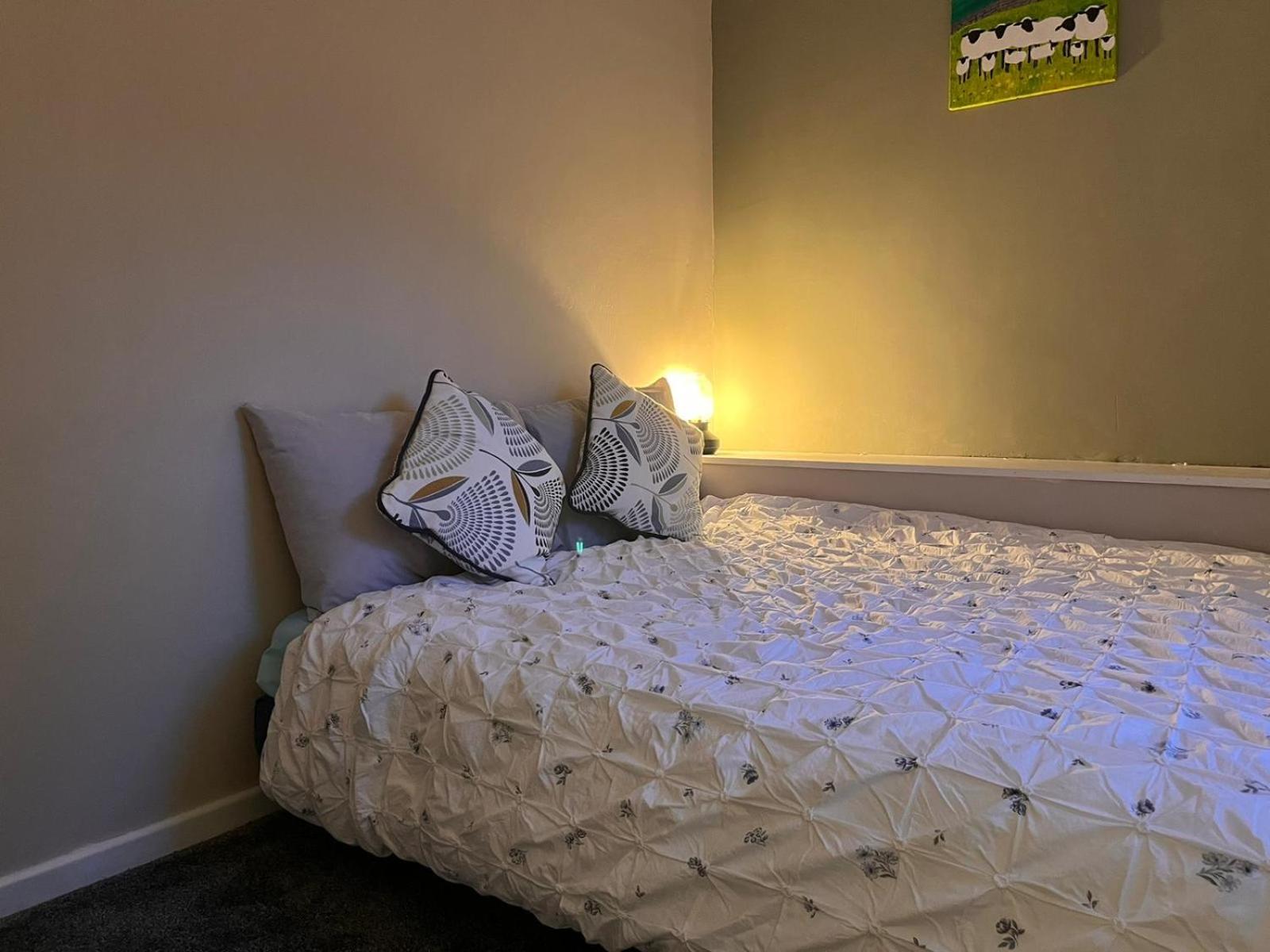 Cosy Gem in the heart of Glossop view 4