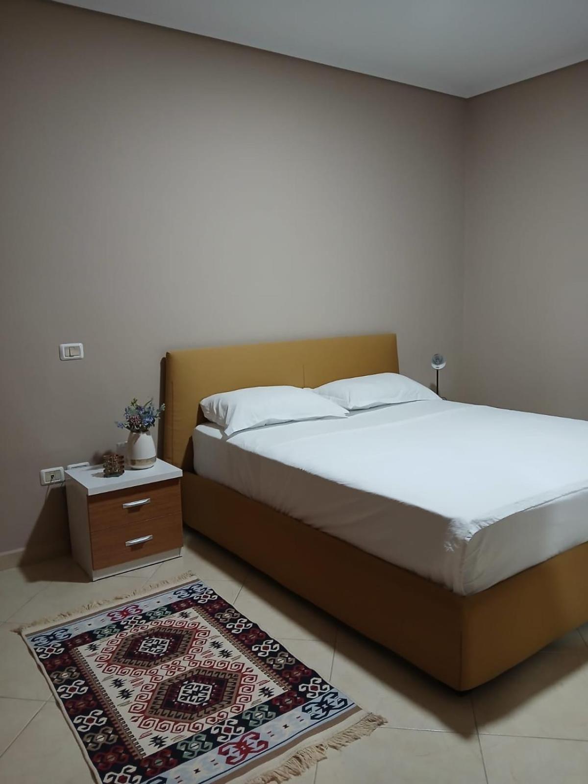 Amos Apartment