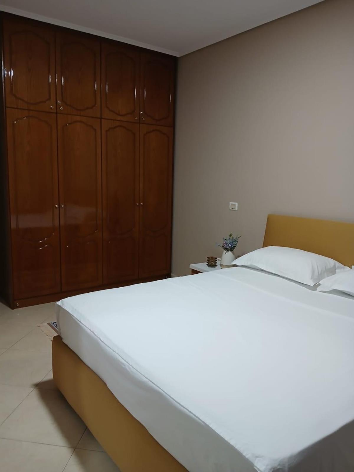 Amos Apartment