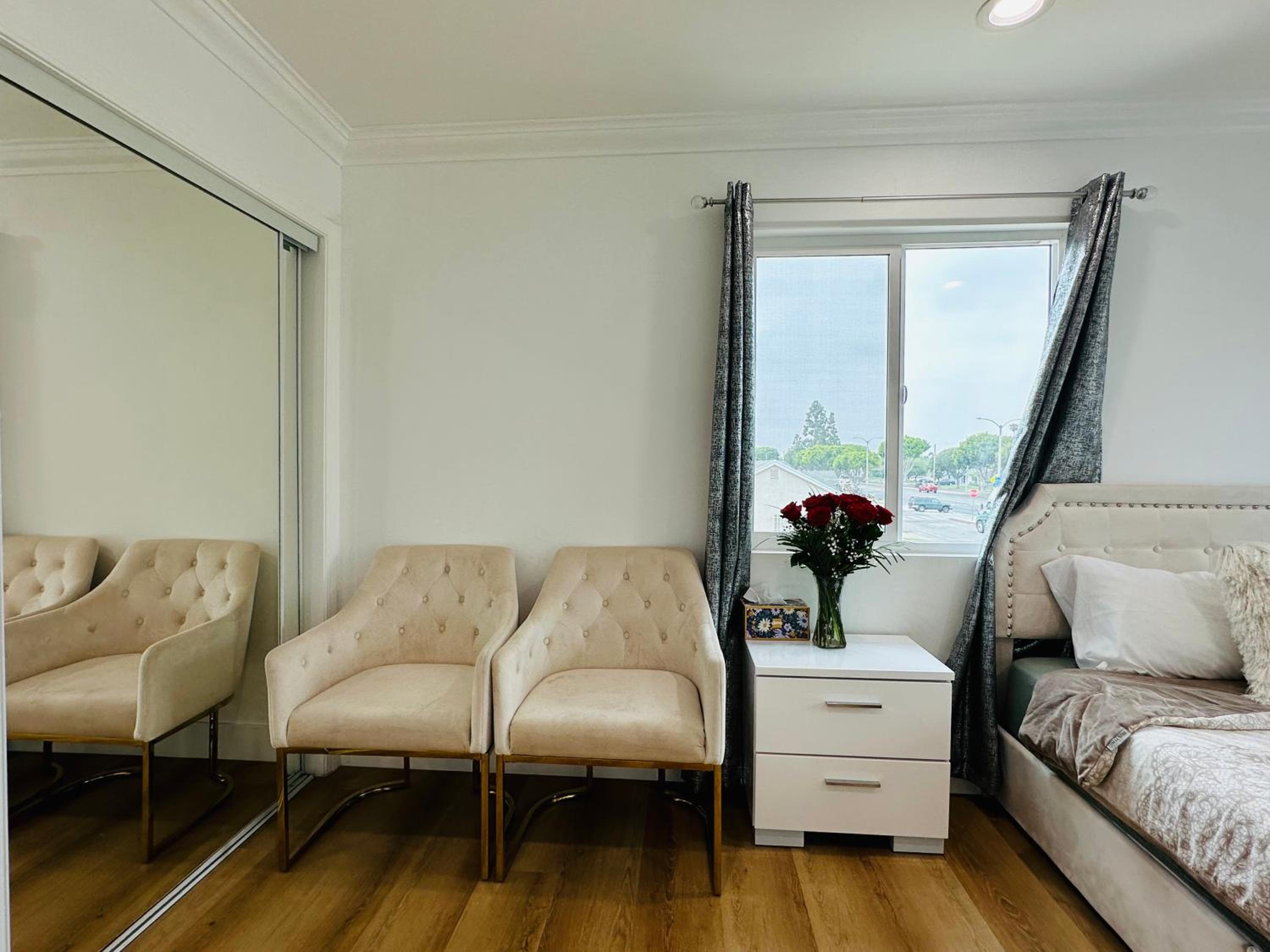 Contemporary Private Room 7