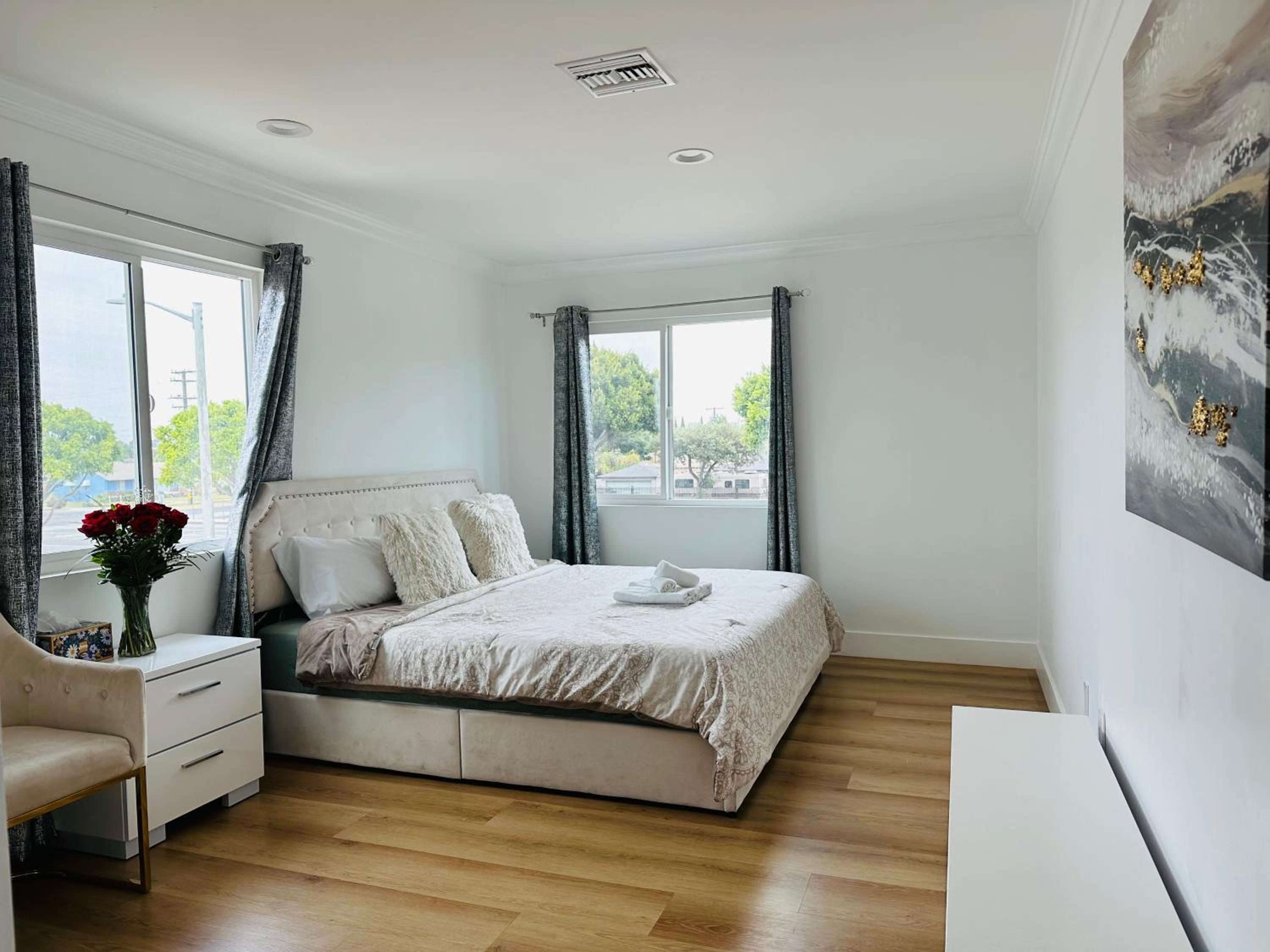 Contemporary Private Room 7