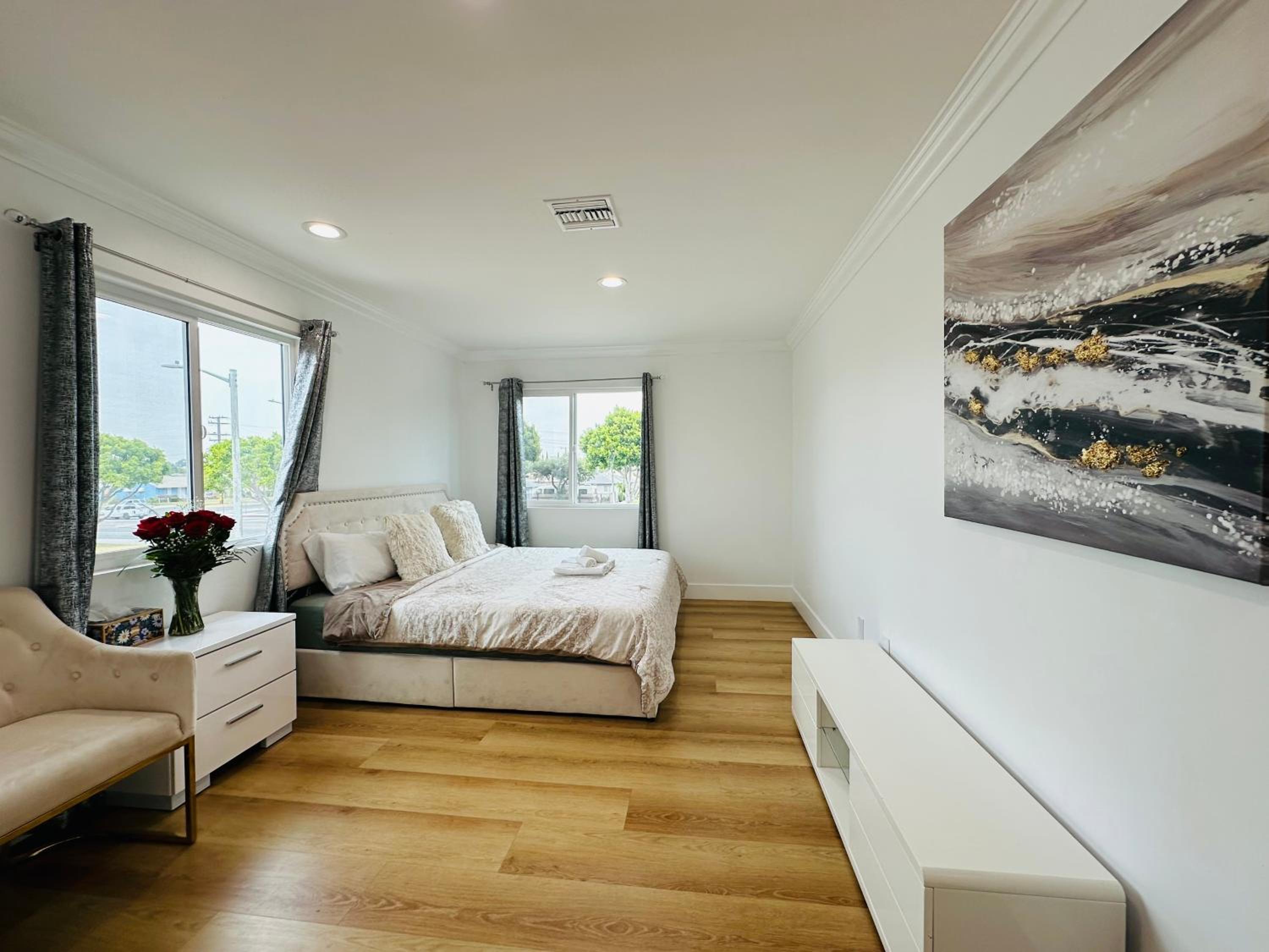 Contemporary Private Room 7