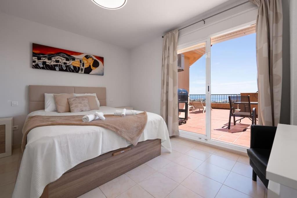 Penthouse Seaview - 3bed & 2bath