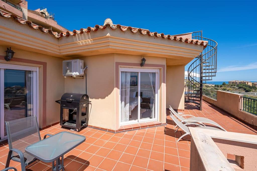 Penthouse Seaview - 3bed & 2bath