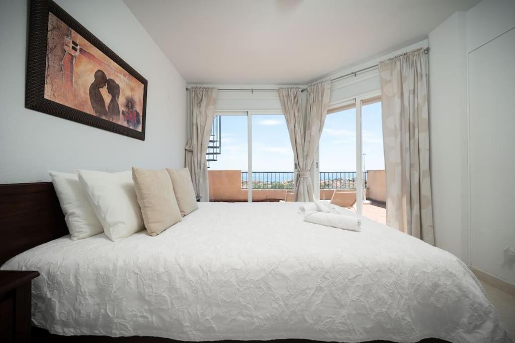 Penthouse Seaview - 3bed & 2bath