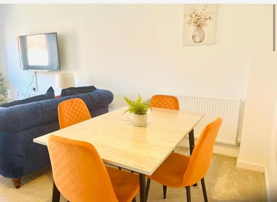 Ashford Retreat - Luxury Home with Double Parking view 4