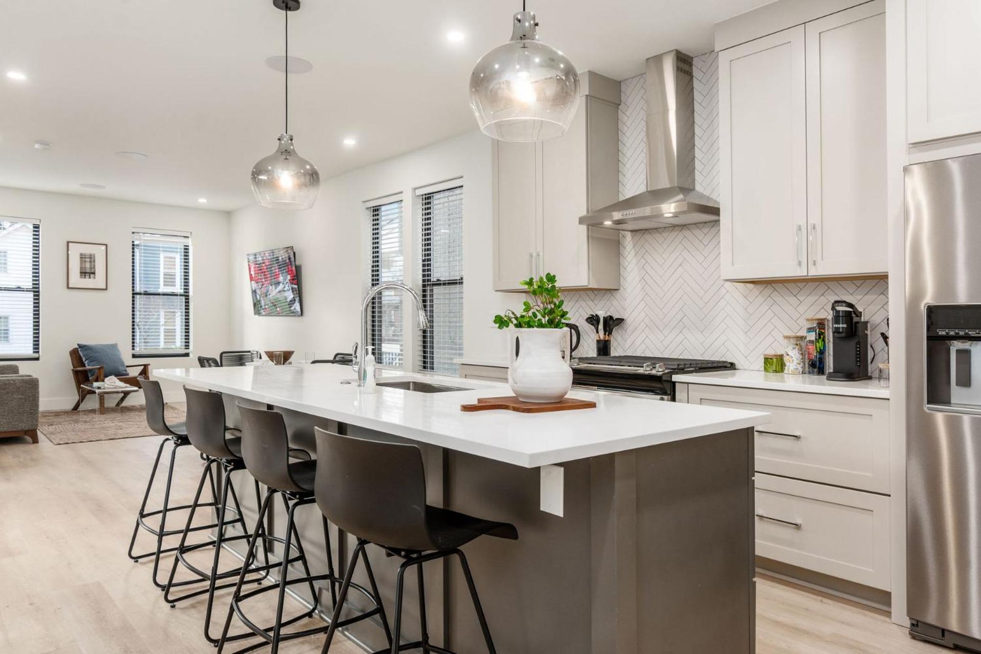 Stylish 4BR in Merion Village PD view 4