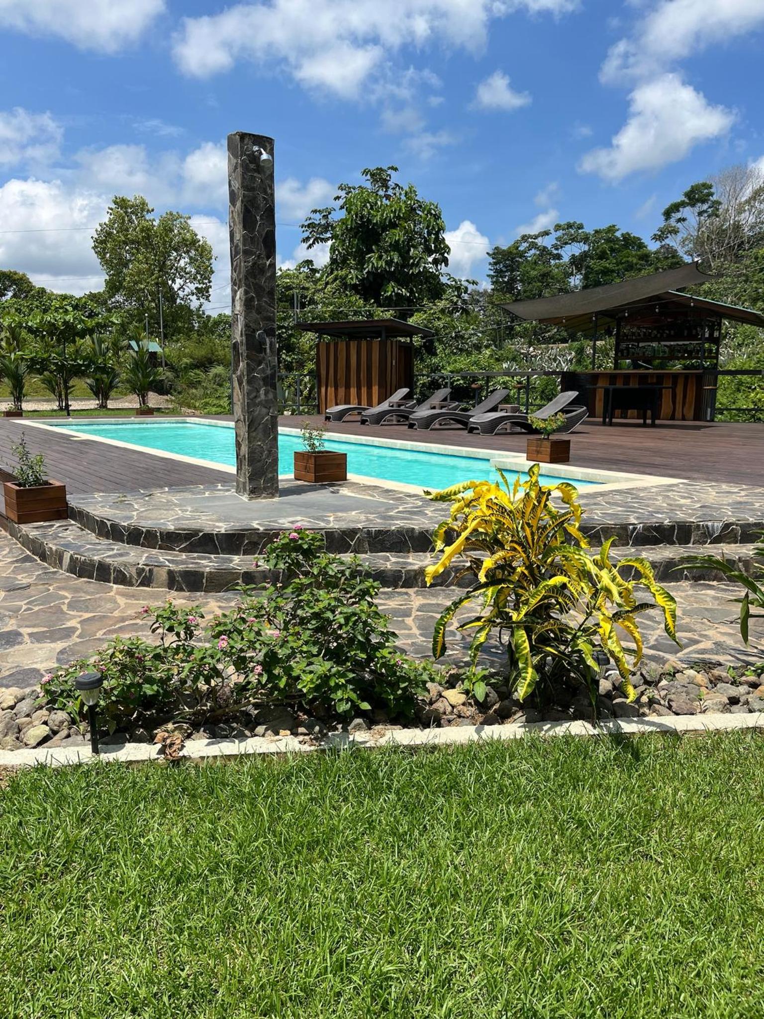 Southern Drake Lodge