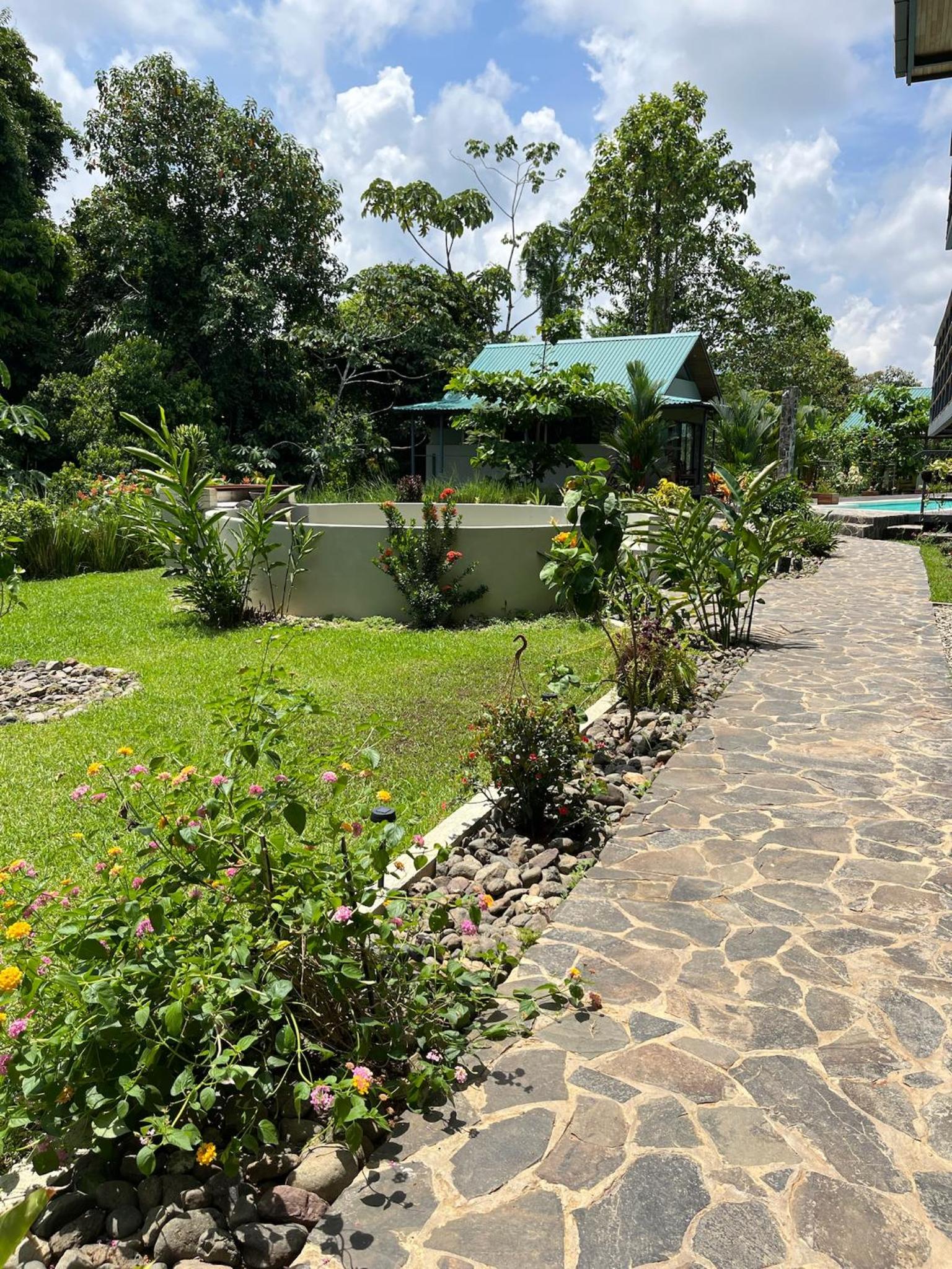 Southern Drake Lodge