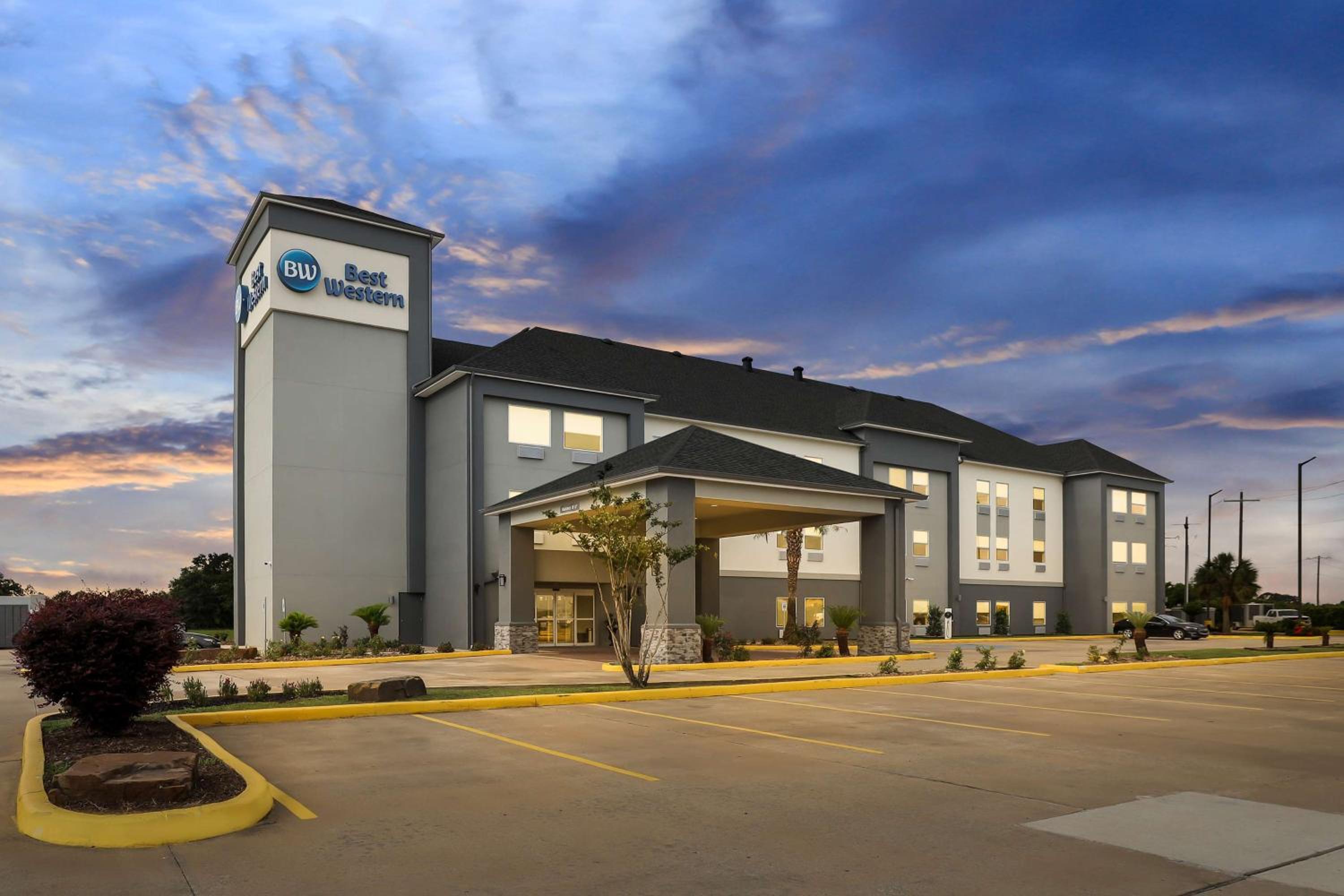 Hotel Best Western Iowa - Lake Charles East - Image 1