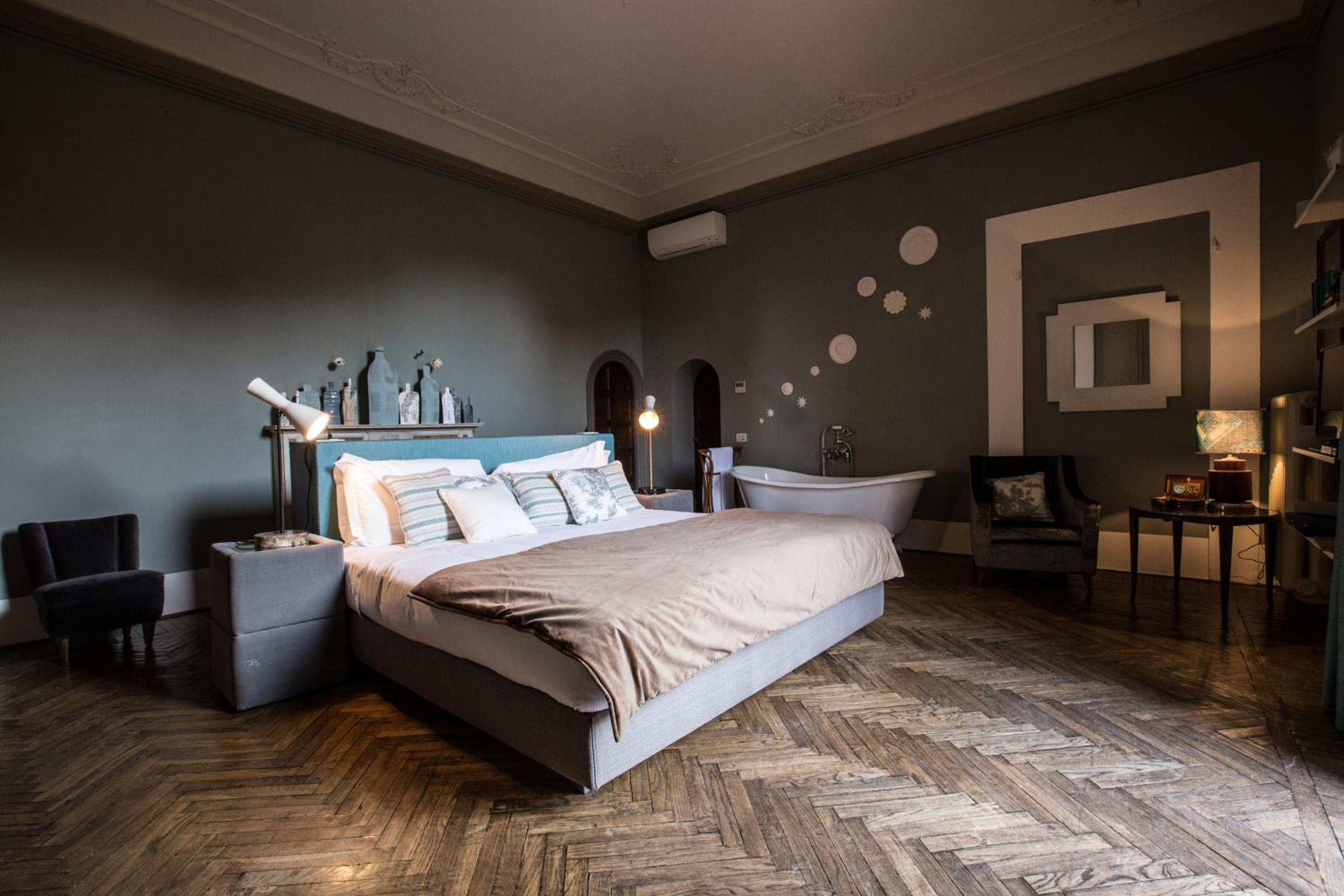 AdAstra Suites