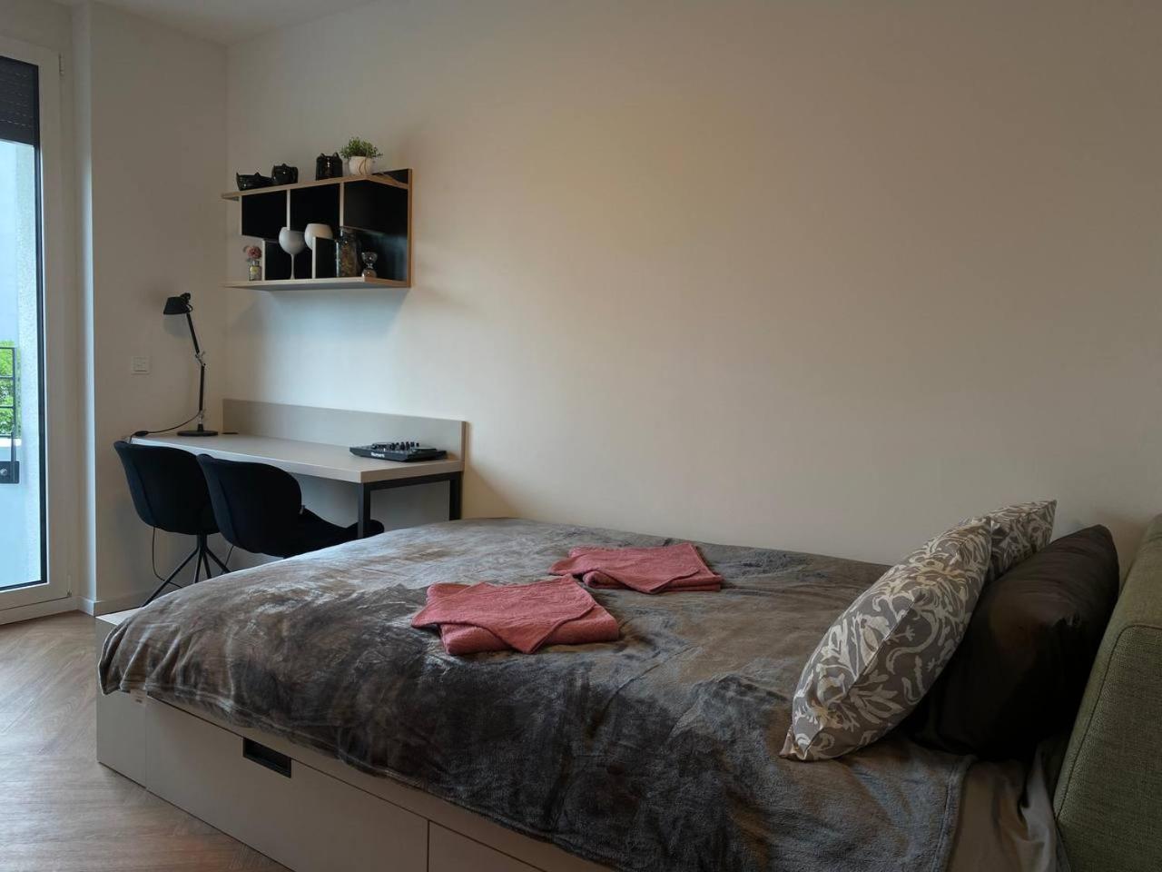 Cozy Apartment in Spandau Rauchstr with Garden View
