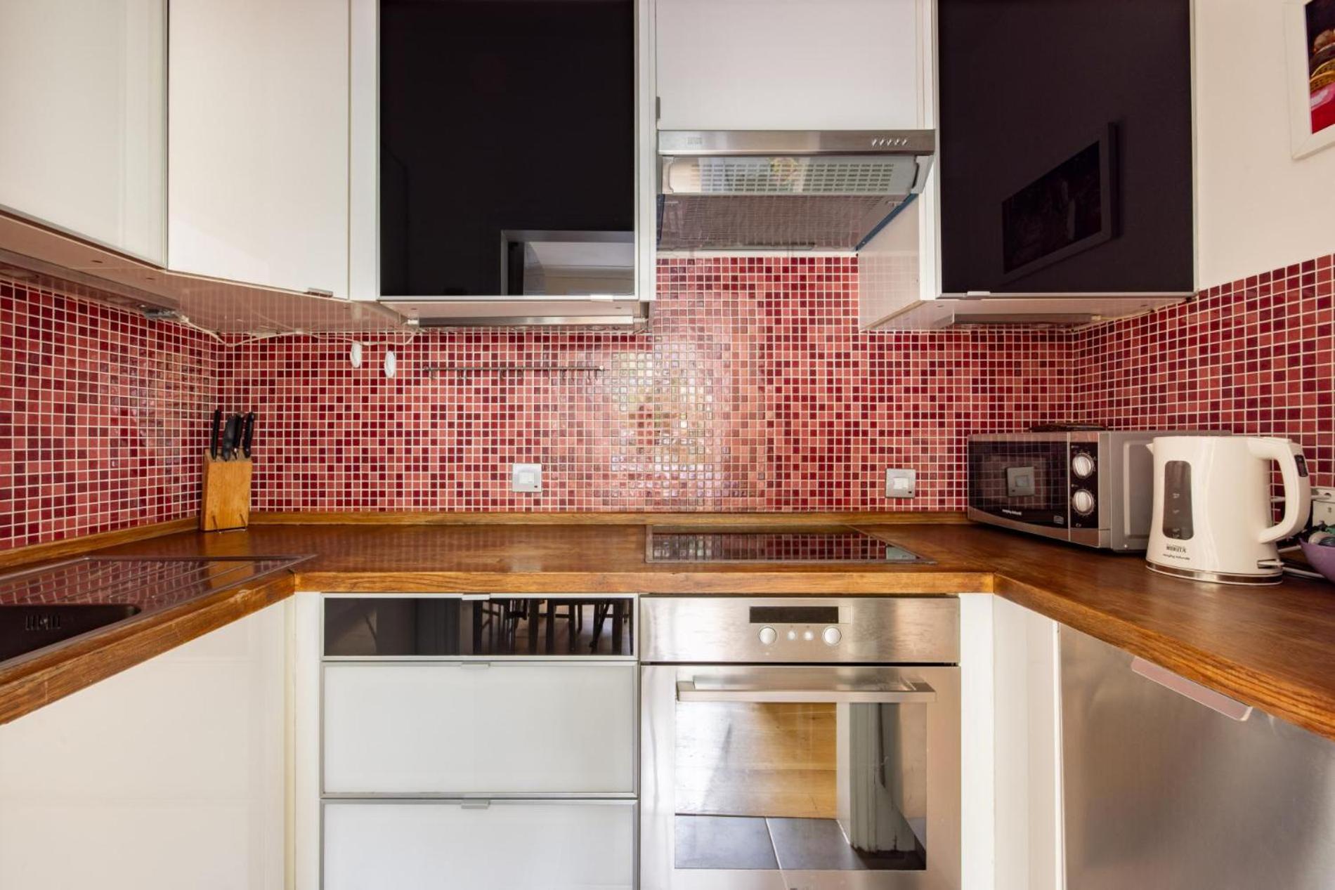 Little Picnic in the Park - 1 Bedroom by Hyde Park