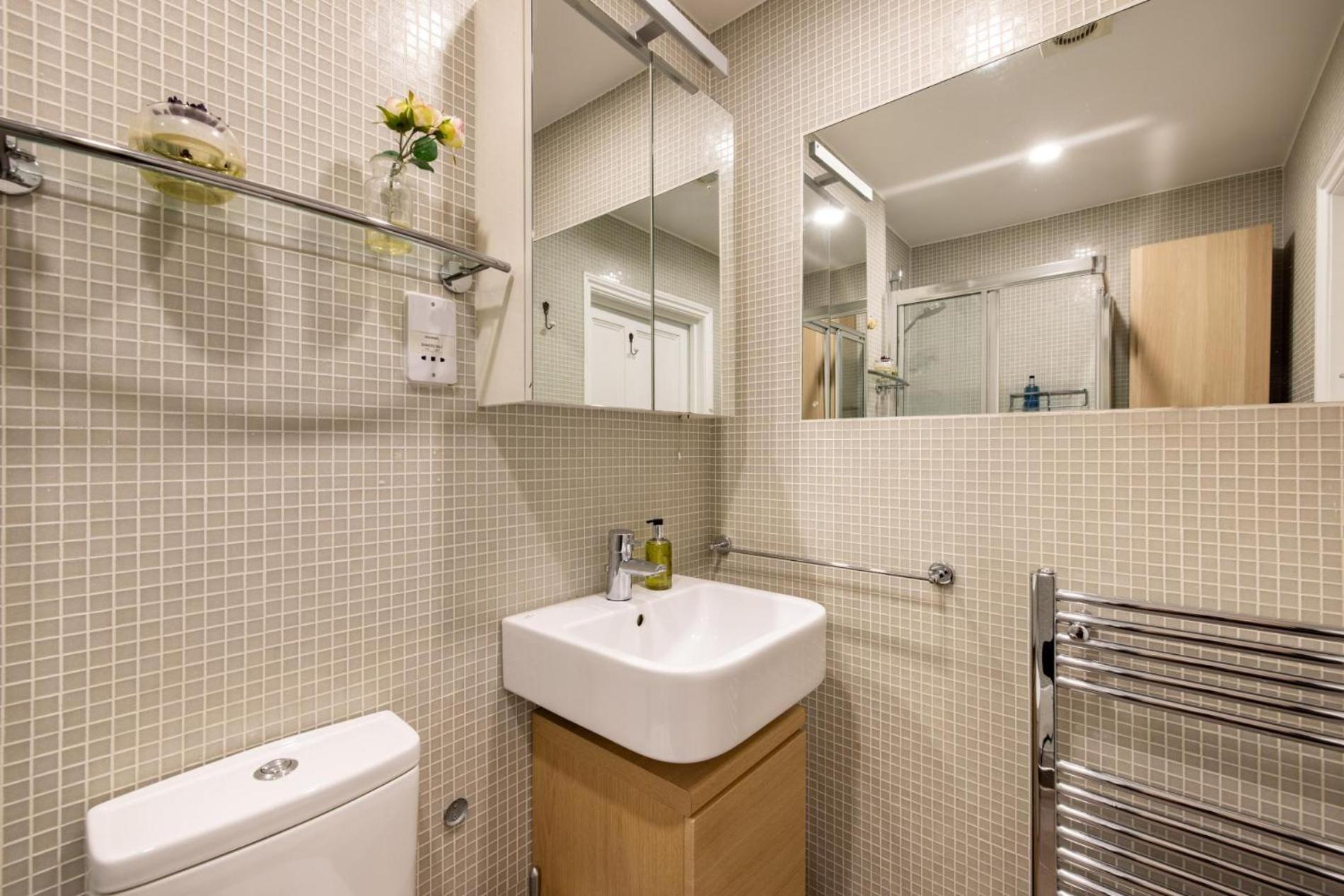 Little Picnic in the Park - 1 Bedroom by Hyde Park