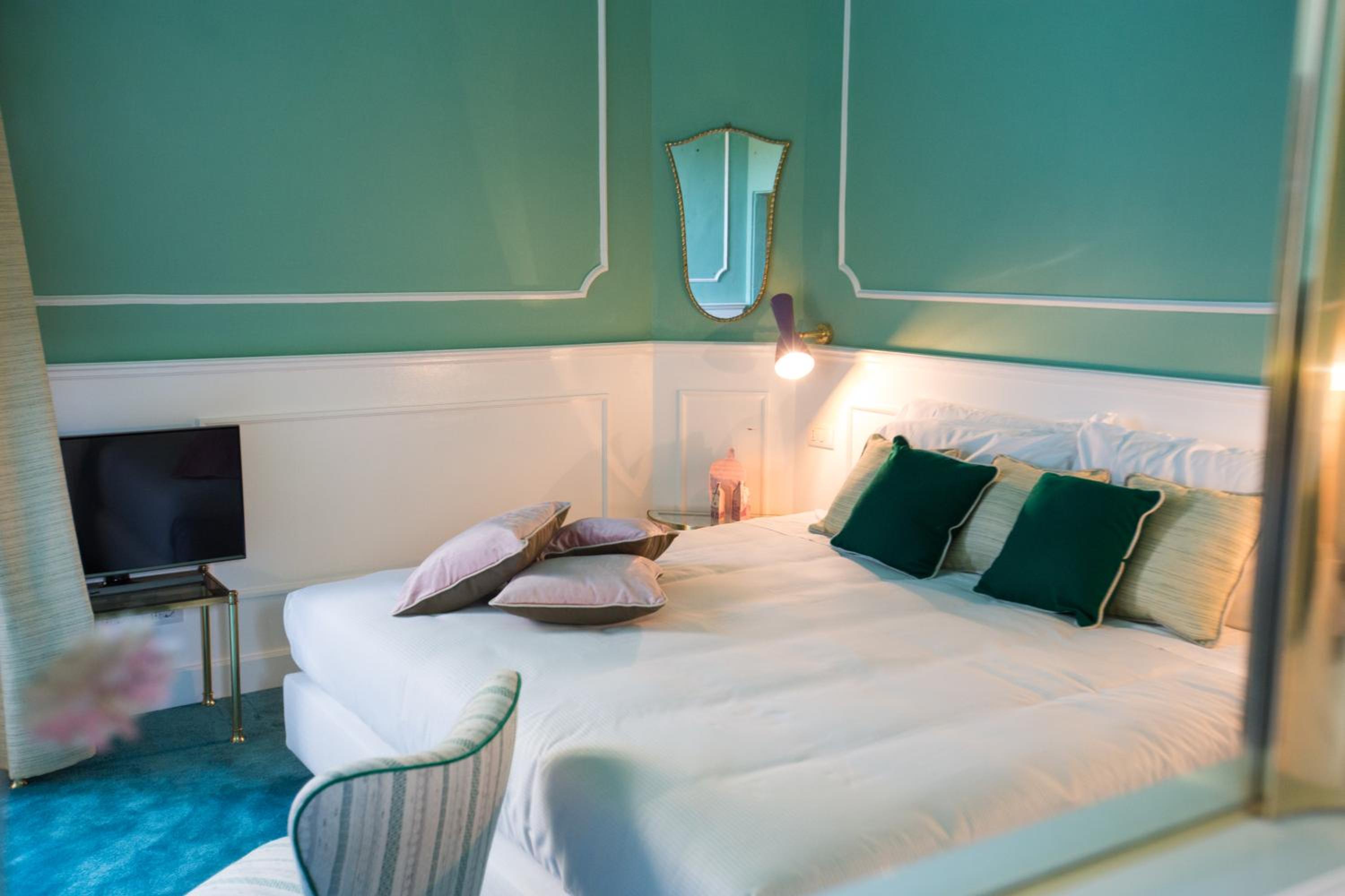 AdAstra Suites