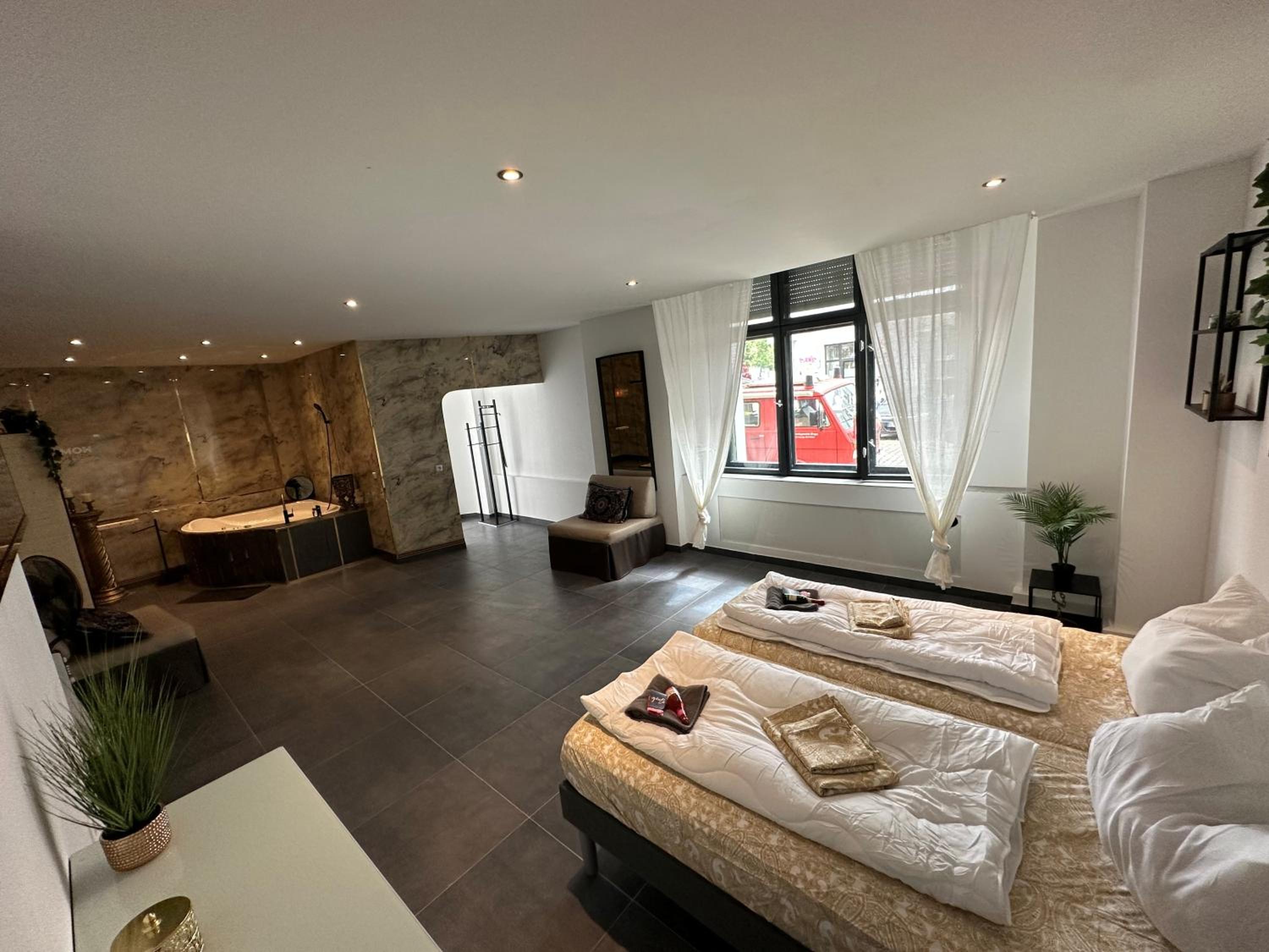 Suite Julius Cesar mit Private Sauna & Whirlpool