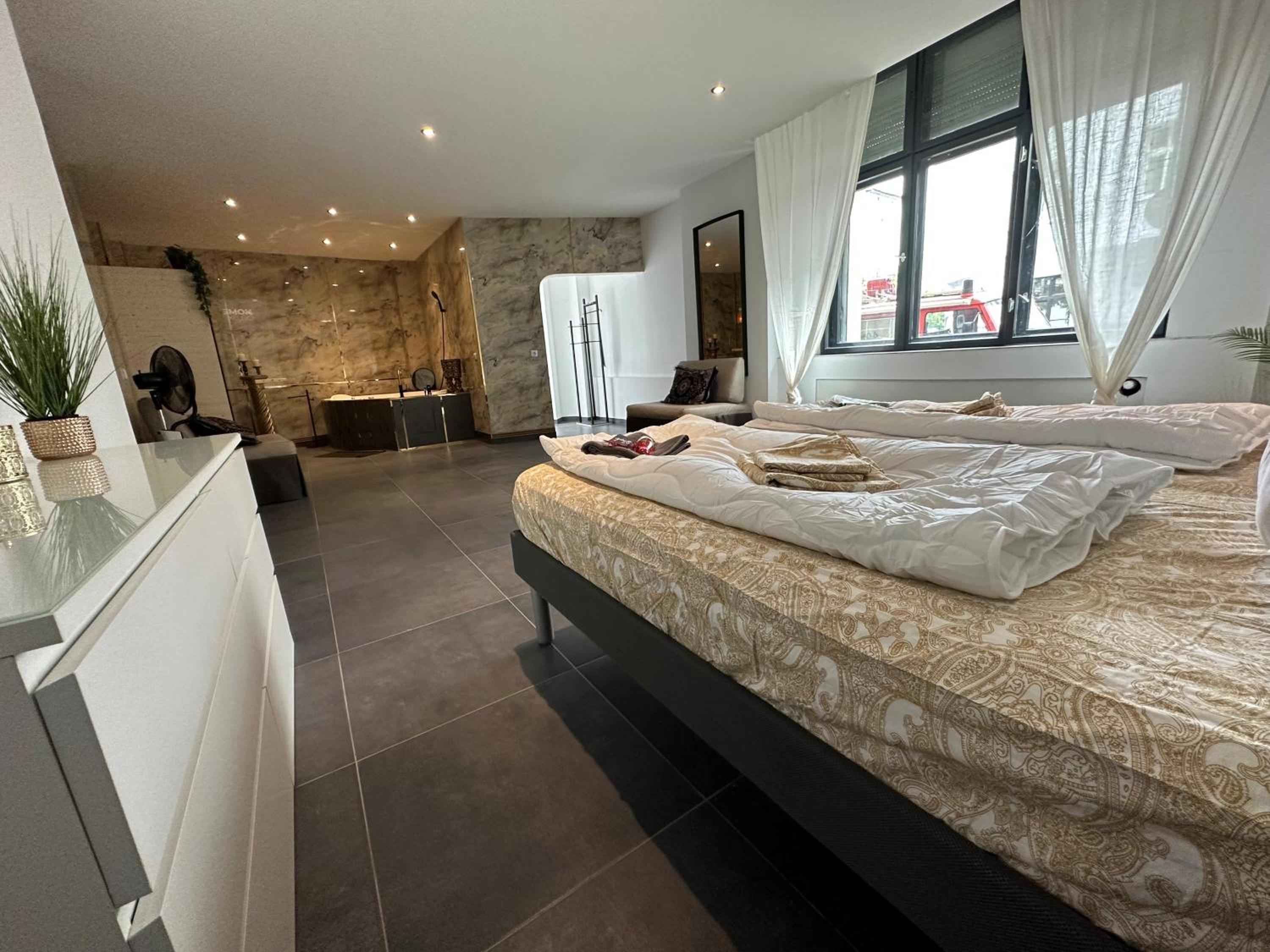 Suite Julius Cesar mit Private Sauna & Whirlpool