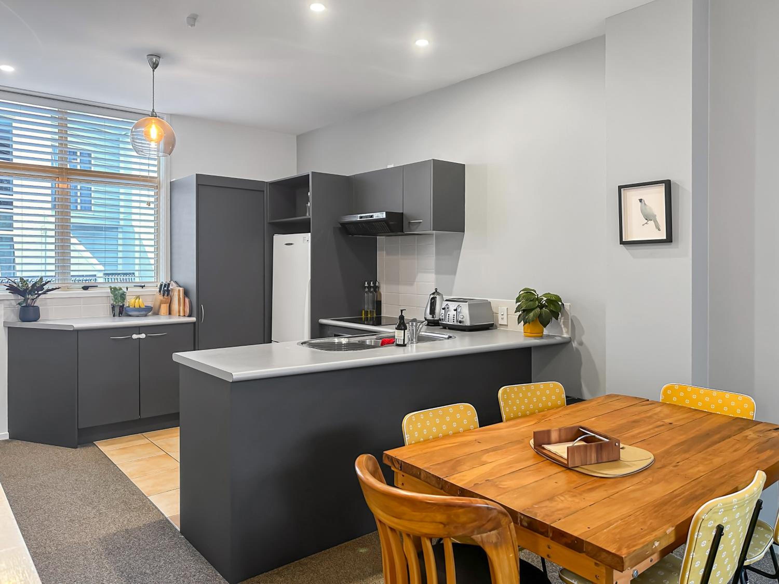 Burgoyne Beaut l Stunning 3 Bed Townhouse Central view 4