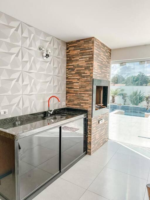 Linda casa de campo com piscina