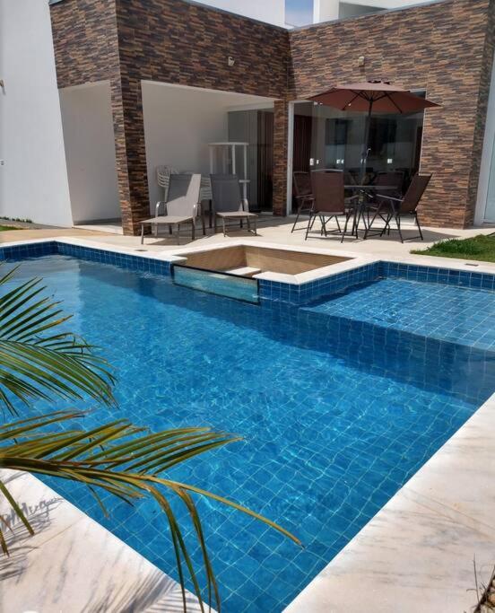 Linda casa de campo com piscina