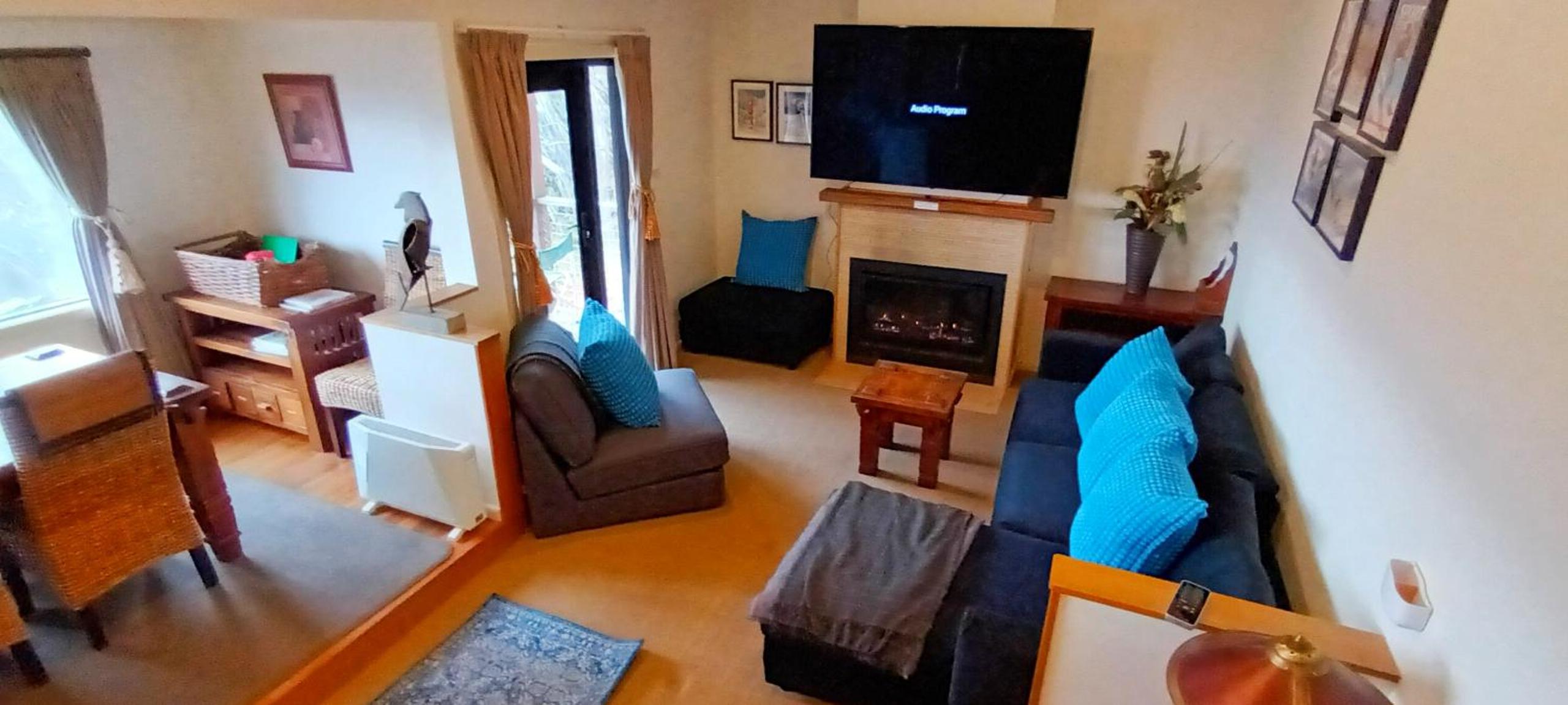 Luxury Mt Buller Ski Chalet Fireplace Sleeps 14 view 2