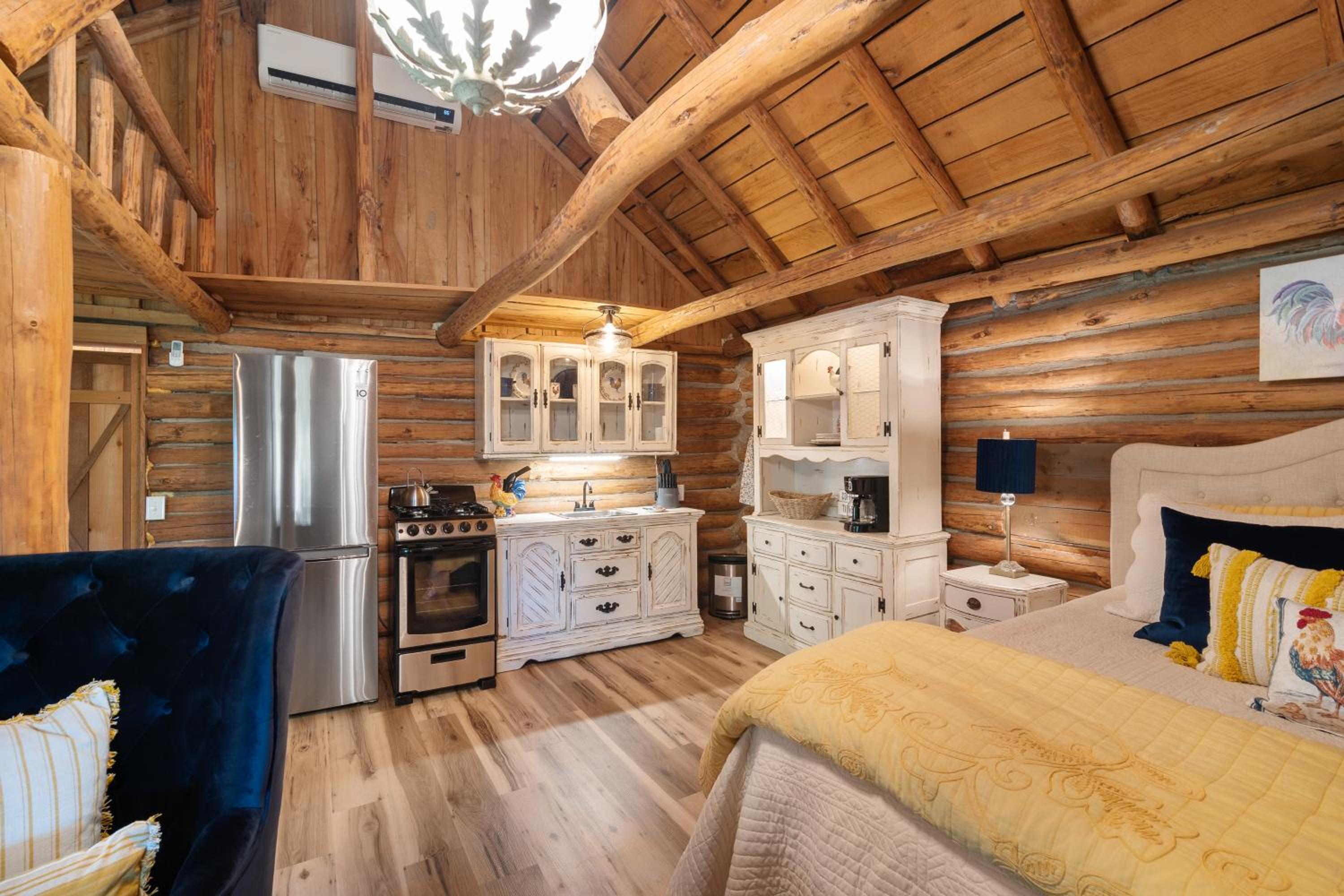 Log cabin-Kitchen-Front porch-Queen-The Velvet Rooster view 2