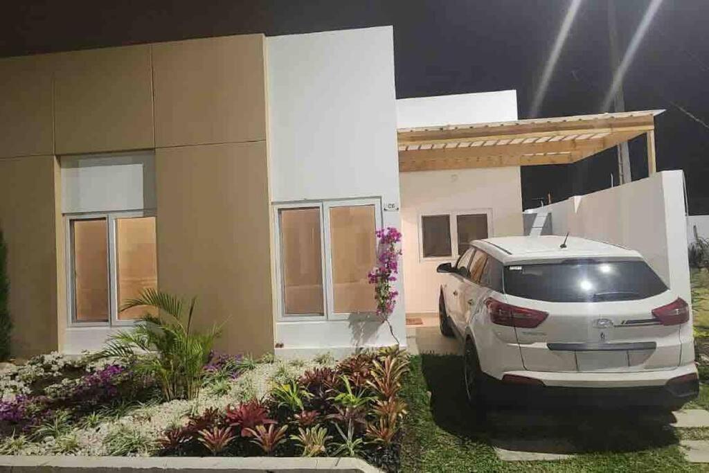 Casa de playa en exclusivo club, seguridad 24-7 view 4