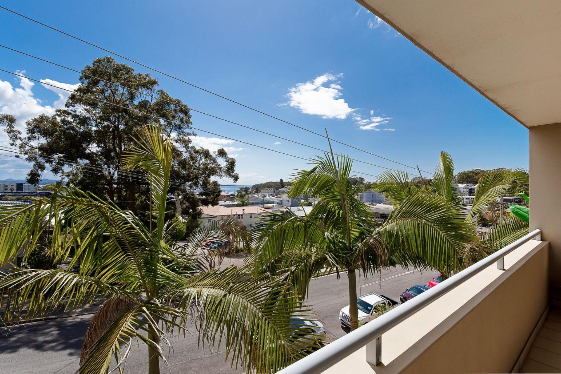 Bayview Apartments 10 42 Stockton St - Stylish apartment with air conditioning and Wi-Fi conveniently located in the heart of Nelson Bay