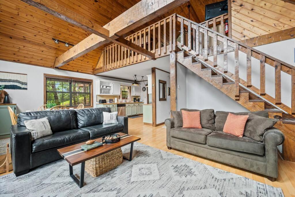 July Summer Specials, Minutes to parkway view 3