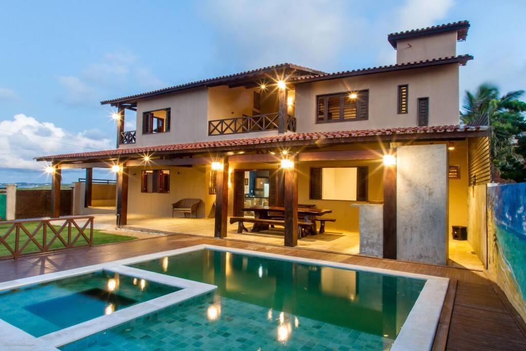 Casa duplex em frente ao mar